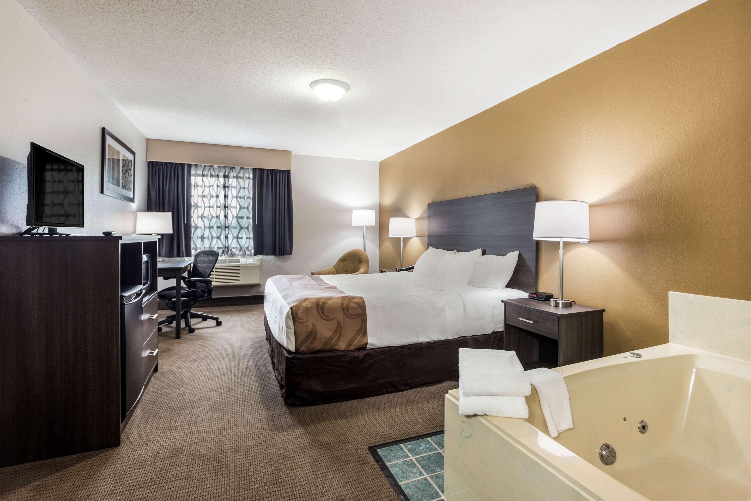 Days Inn Of Clare — photo 5