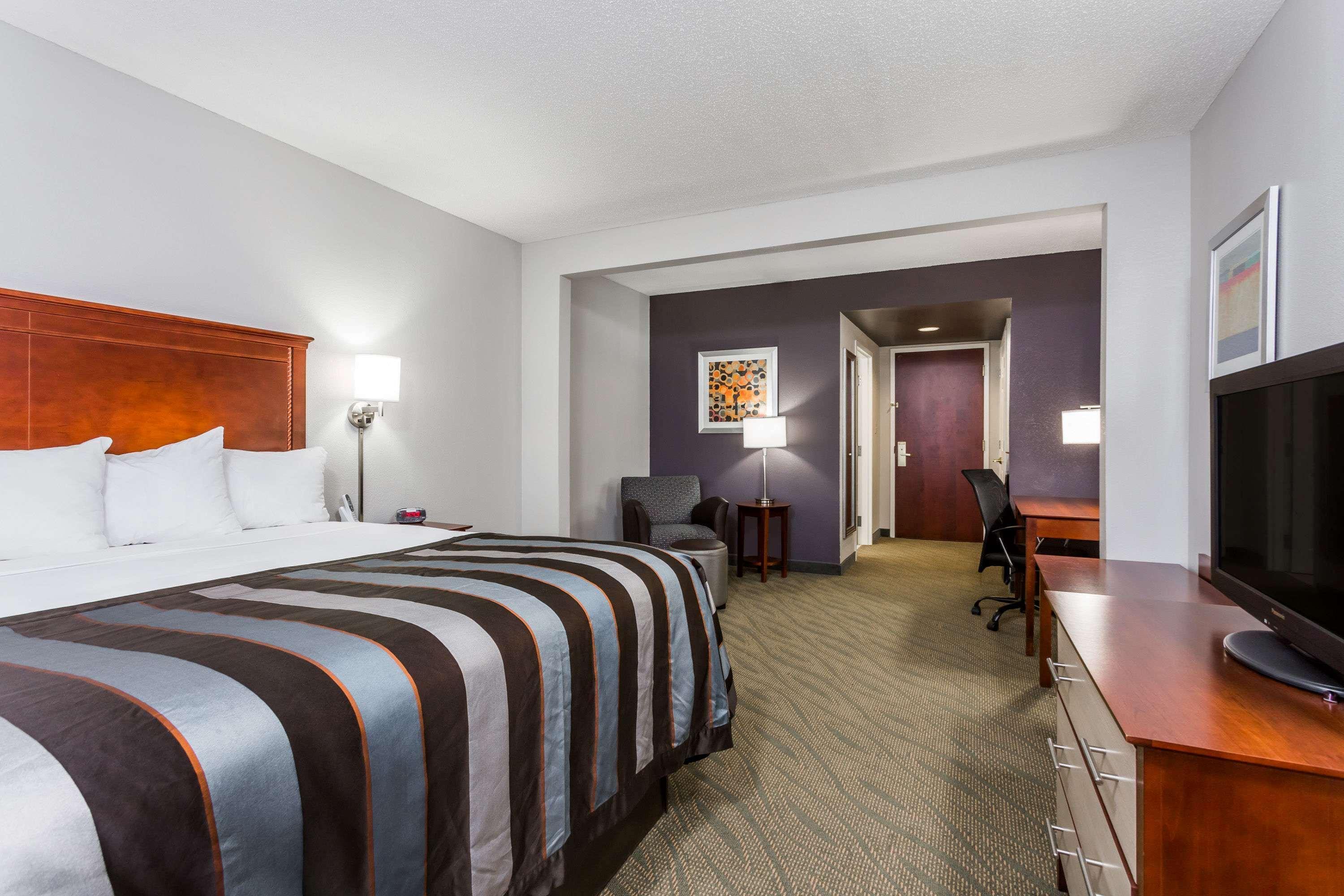 Wingate by Wyndham Chesapeake — photo 4