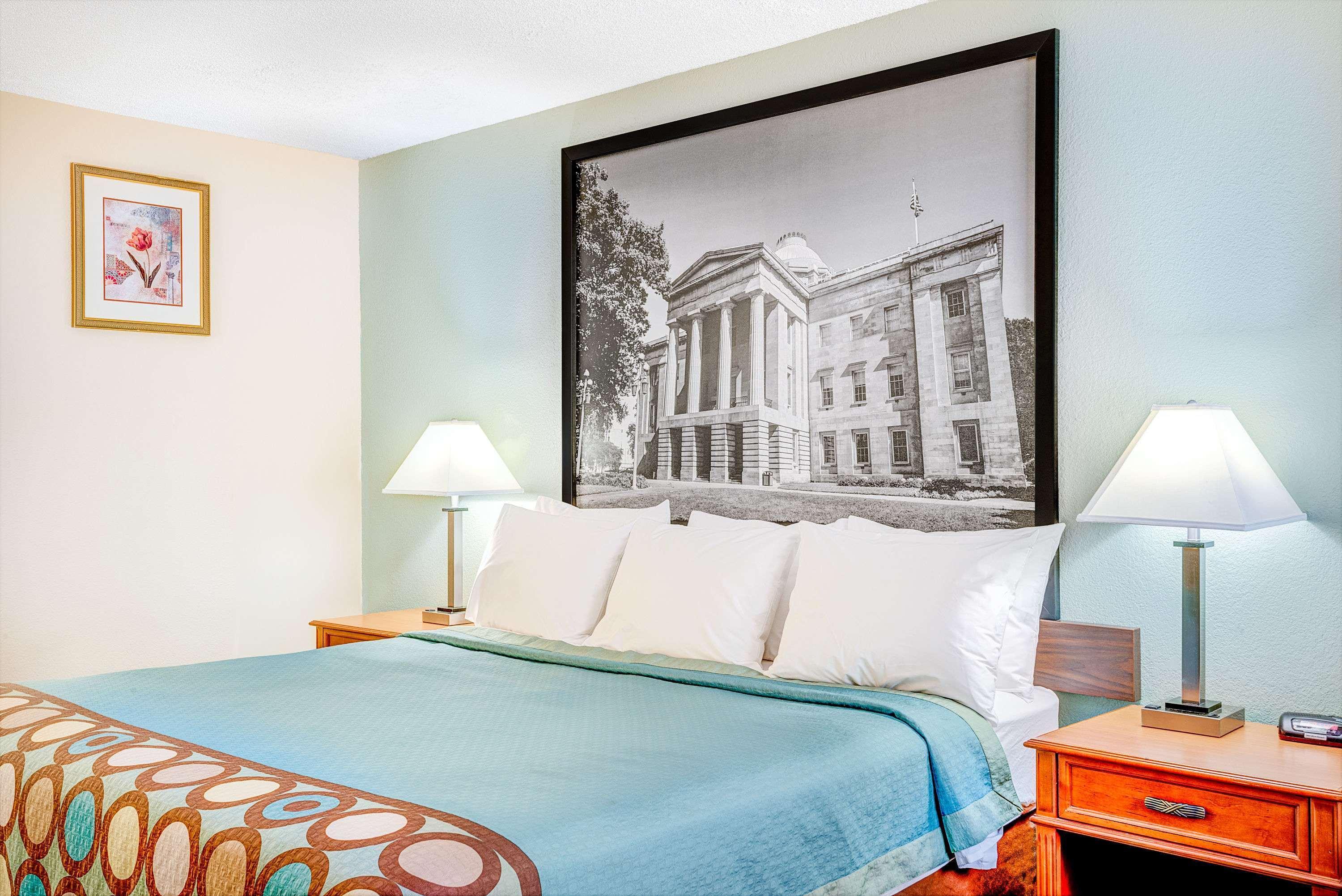 Super 8 by Wyndham Raleigh — photo 5