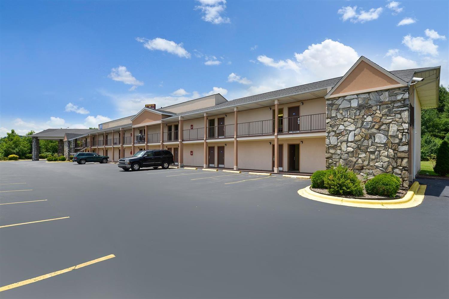 Americas Best Value Inn Canton — photo 4