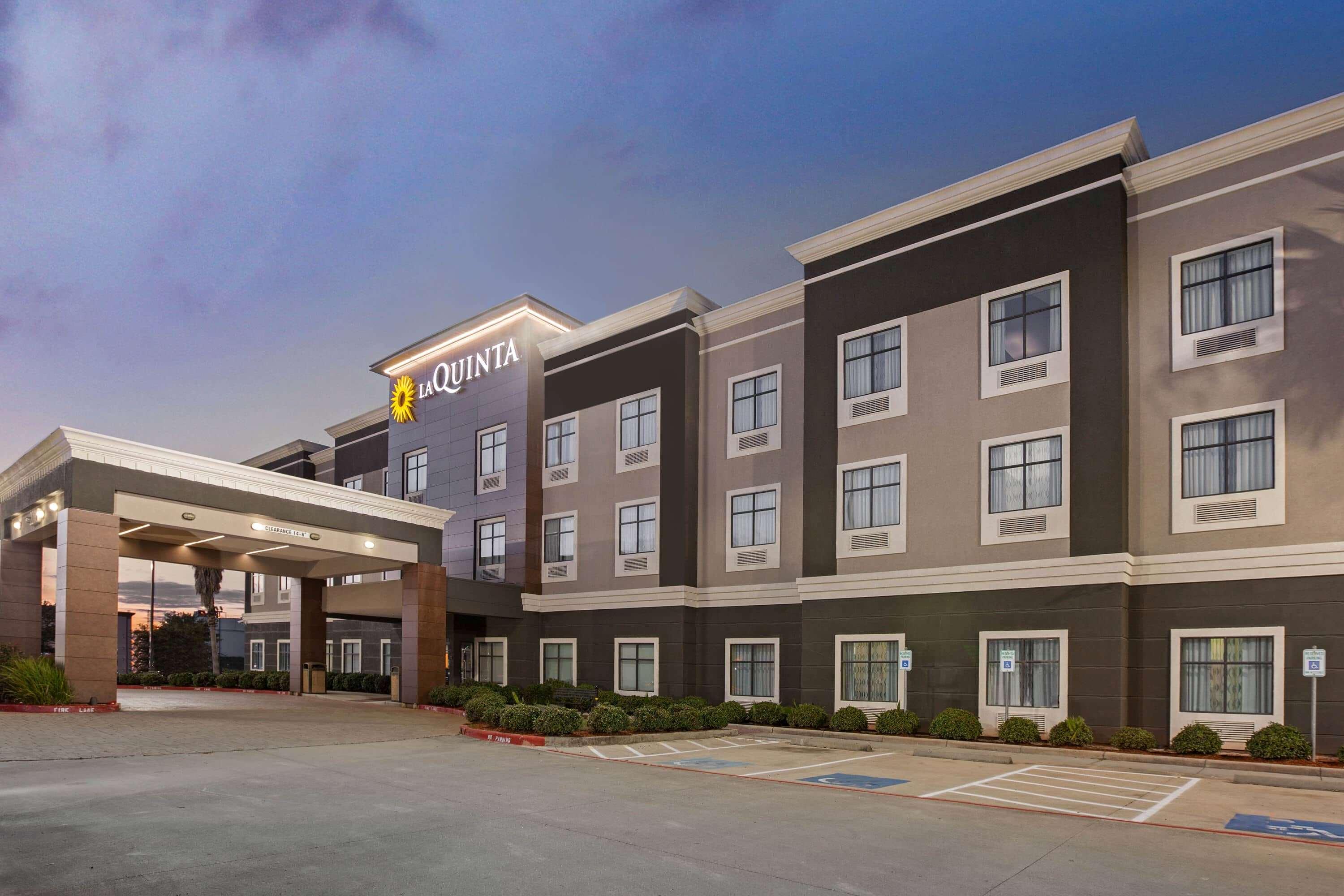 La Quinta Inn & Suites Pasadena North — photo 4