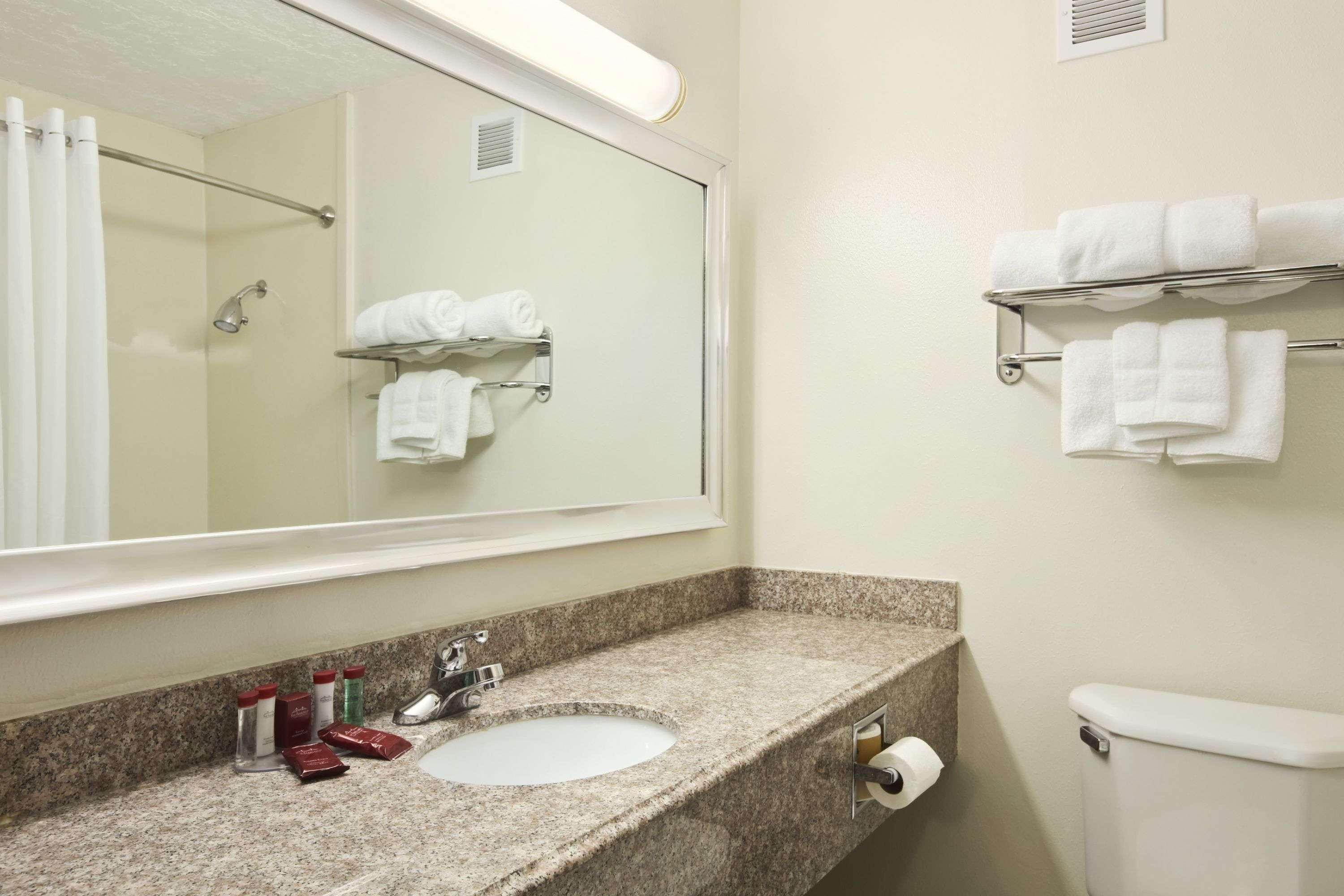 Ramada by Wyndham Tulsa — photo 4