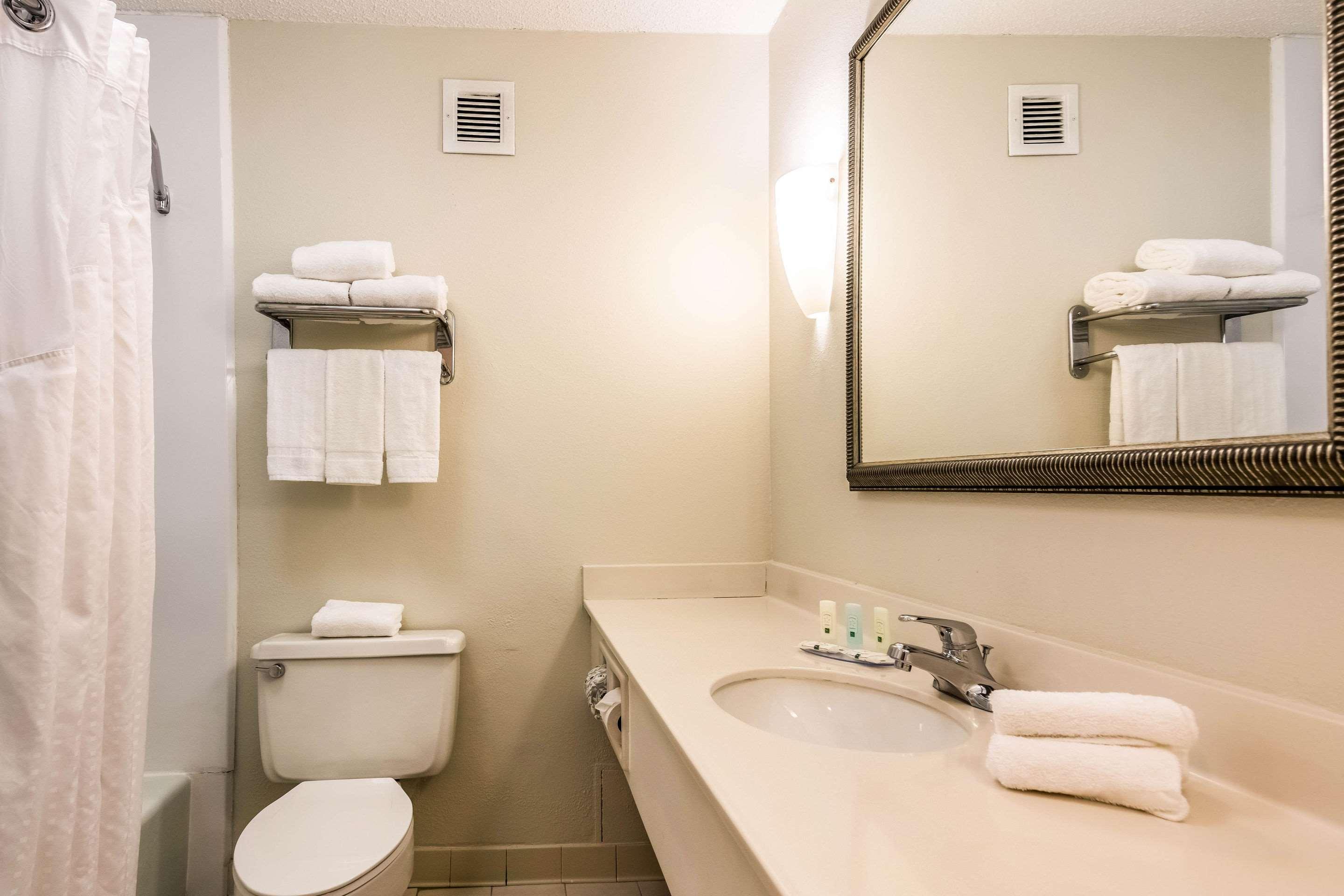 Quality Inn Near Finger Lakes And Seneca Falls — photo 5