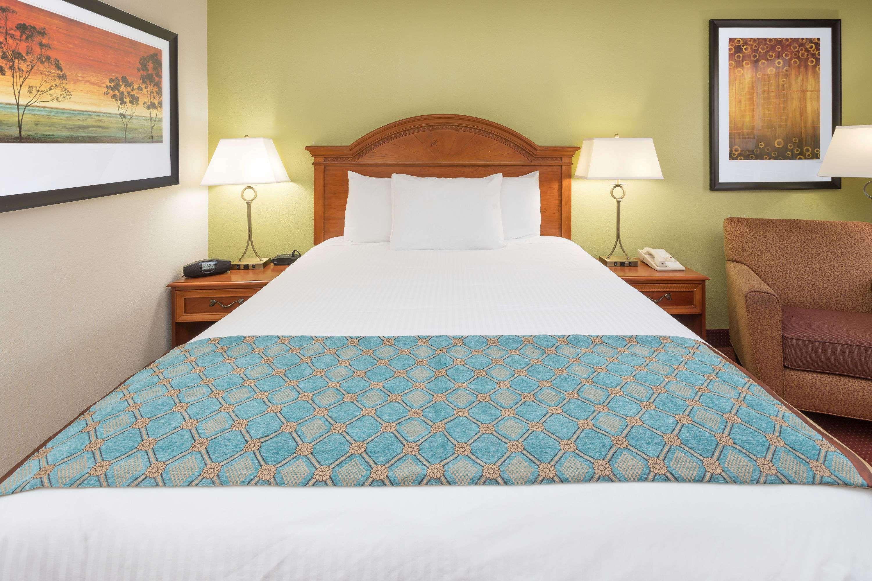 Baymont Inn & Suites Orangeburg North — photo 4