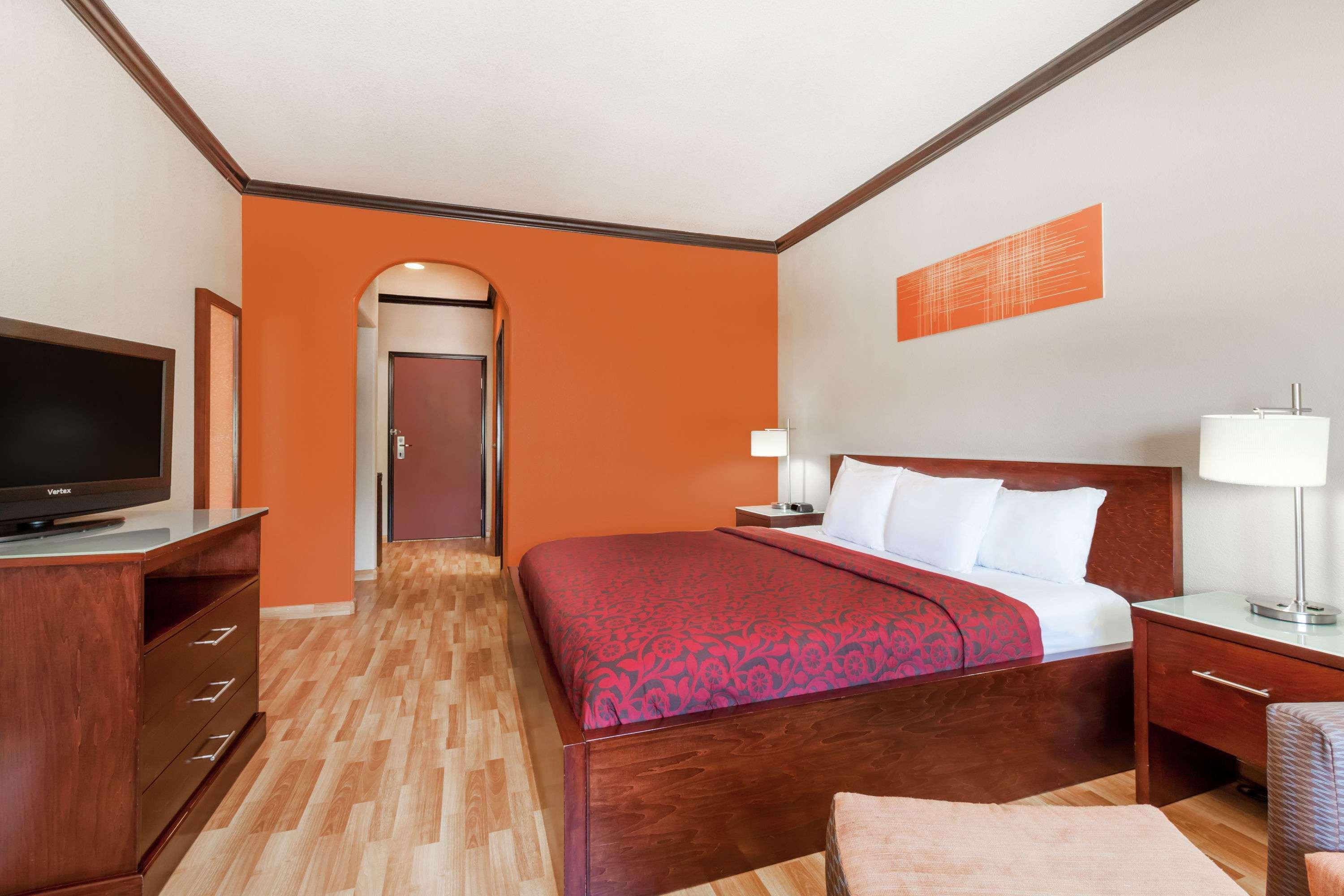 Days Inn And Suites Marquez — photo 4