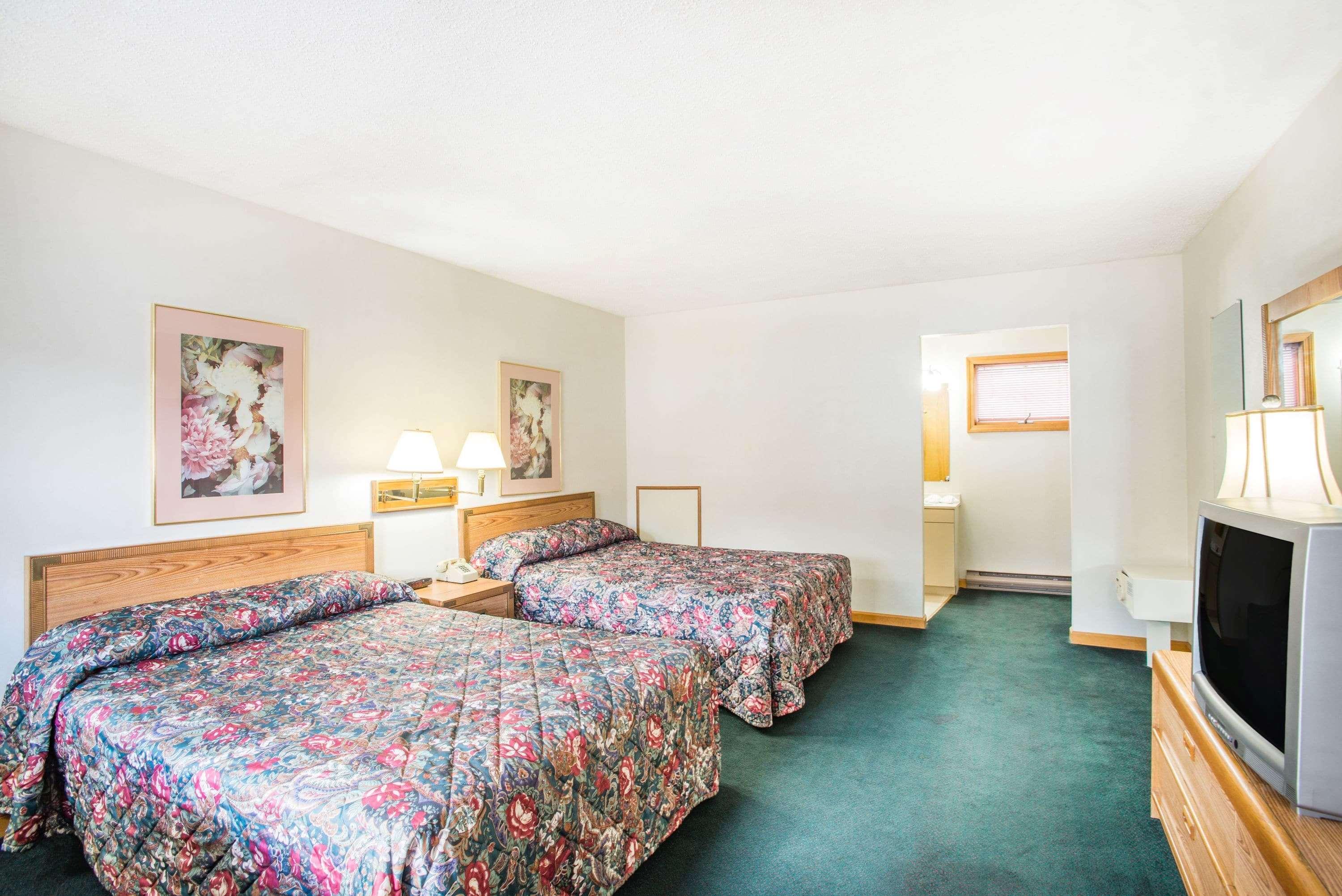 Travelodge Lake George — photo 5