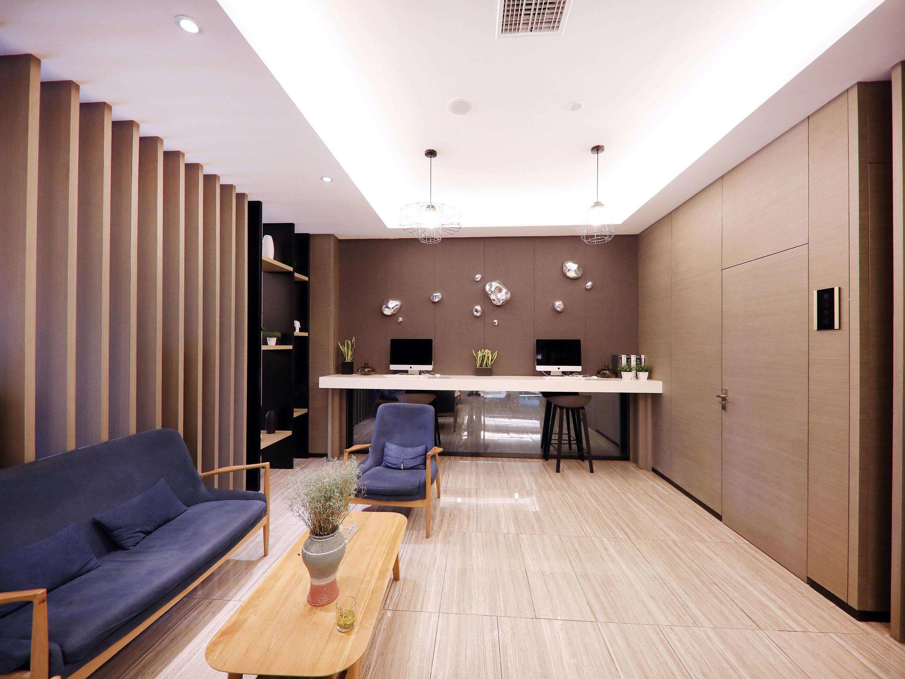 ibis Styles Yangzhou Gaoyou Bosideng Square Hotel — photo 5