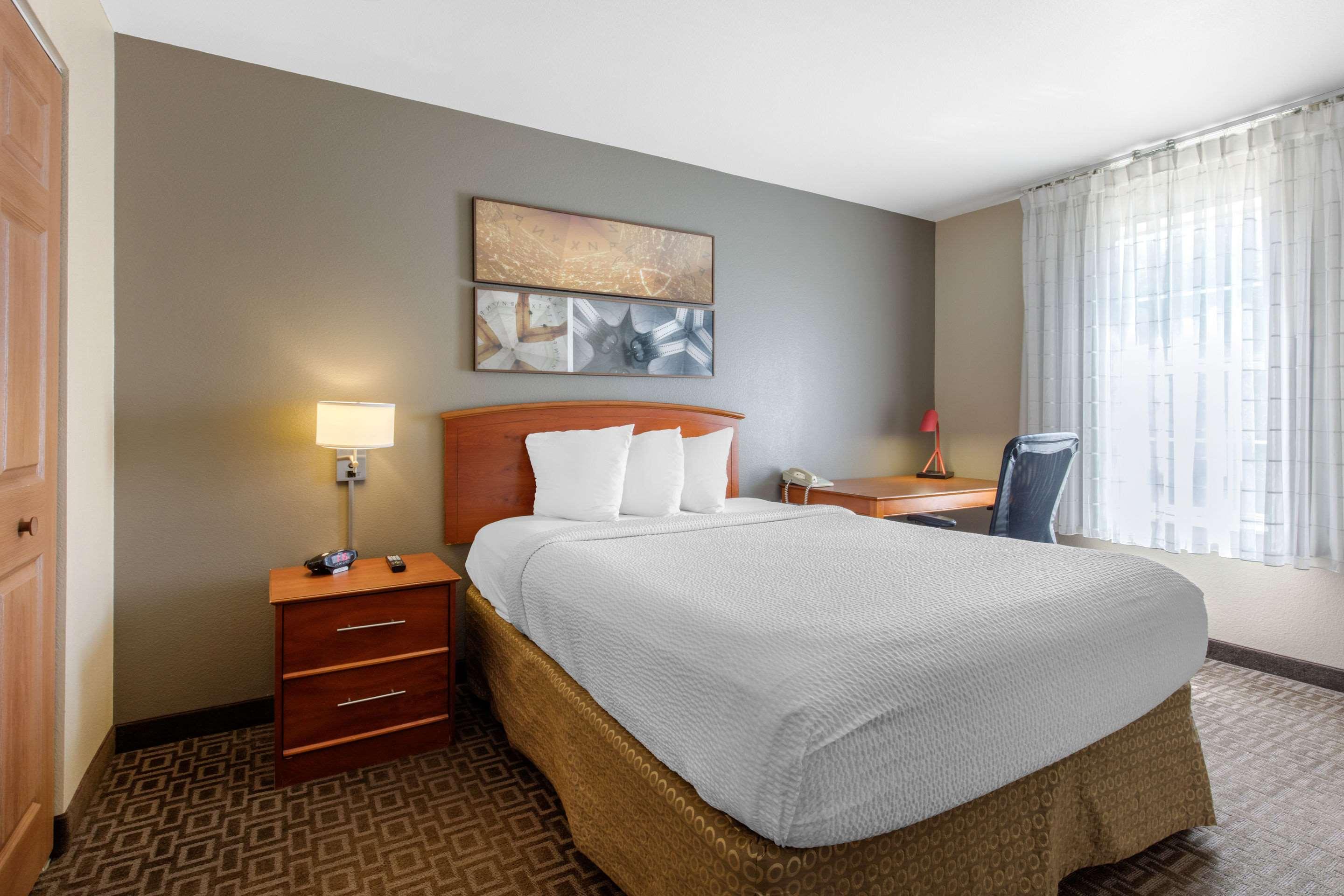 Suburban Extended Stay Hotel — photo 4