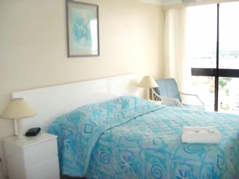 Hi Surf Beachfront Resort Apartments — photo 3