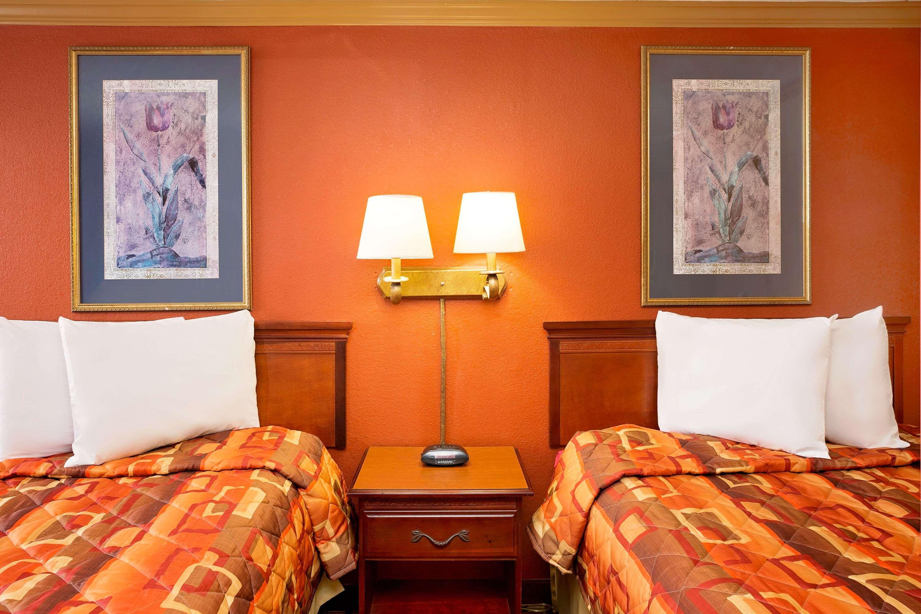 Knights Inn Port Charlotte — photo 4