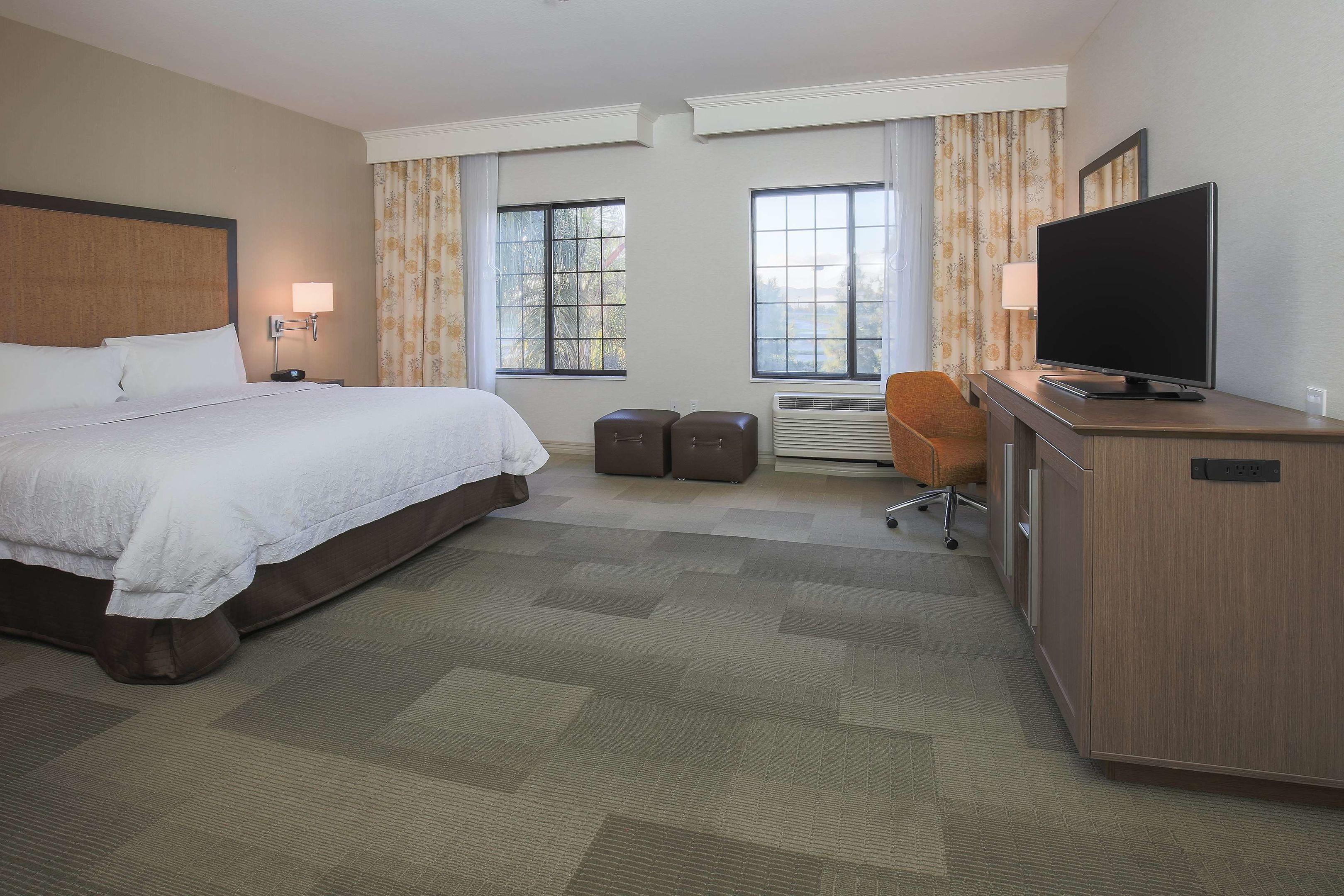 Hampton Inn & Suites Camarillo — photo 4
