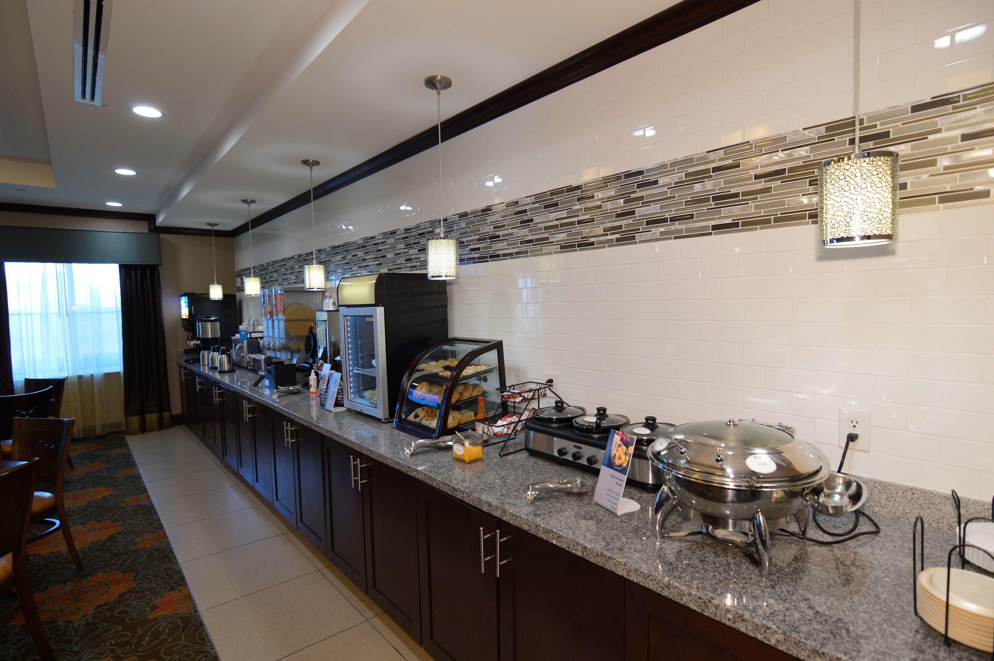 Best Western Plus Longhorn Inn & Suites — photo 3