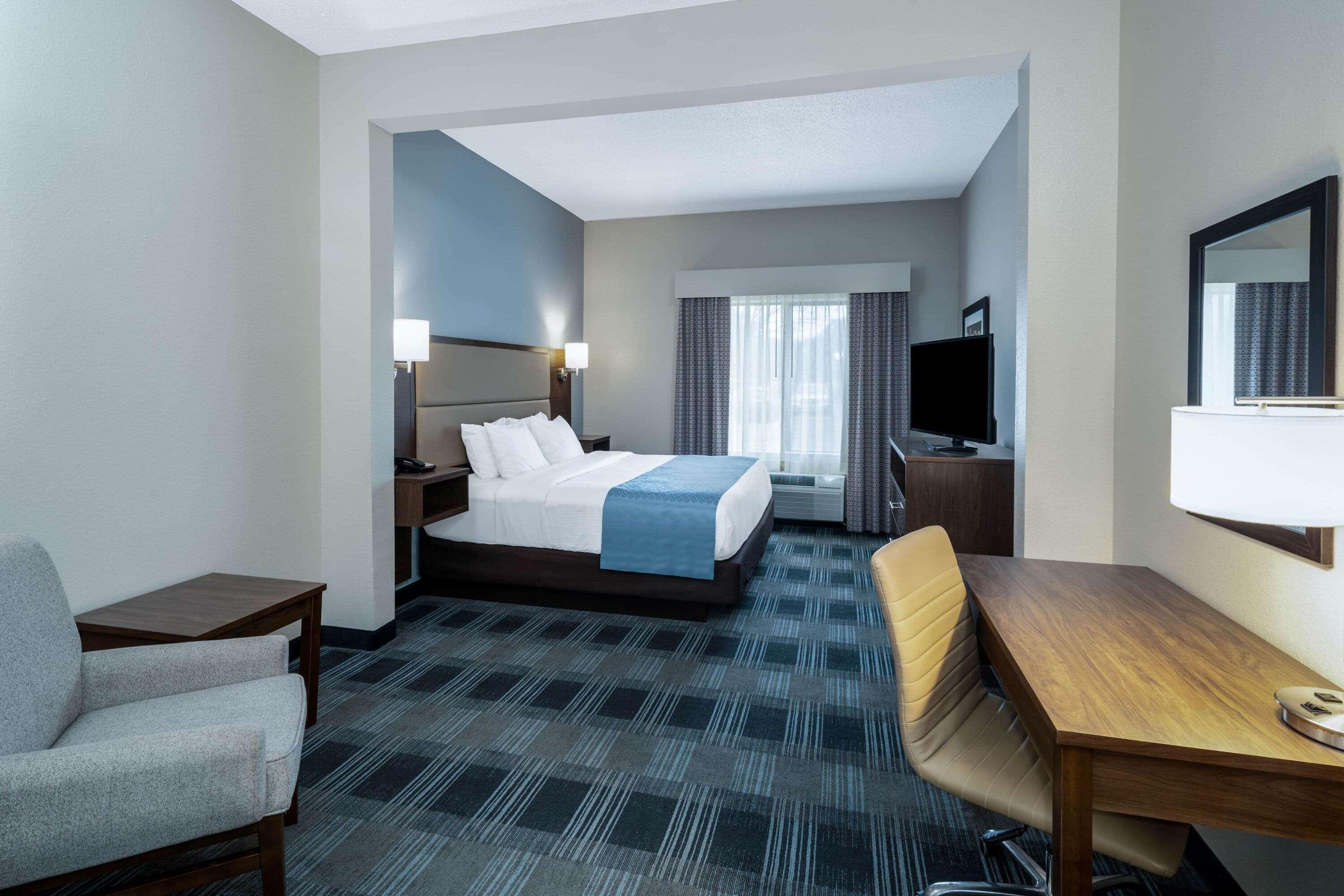 Wingate by Wyndham Mobile — photo 5