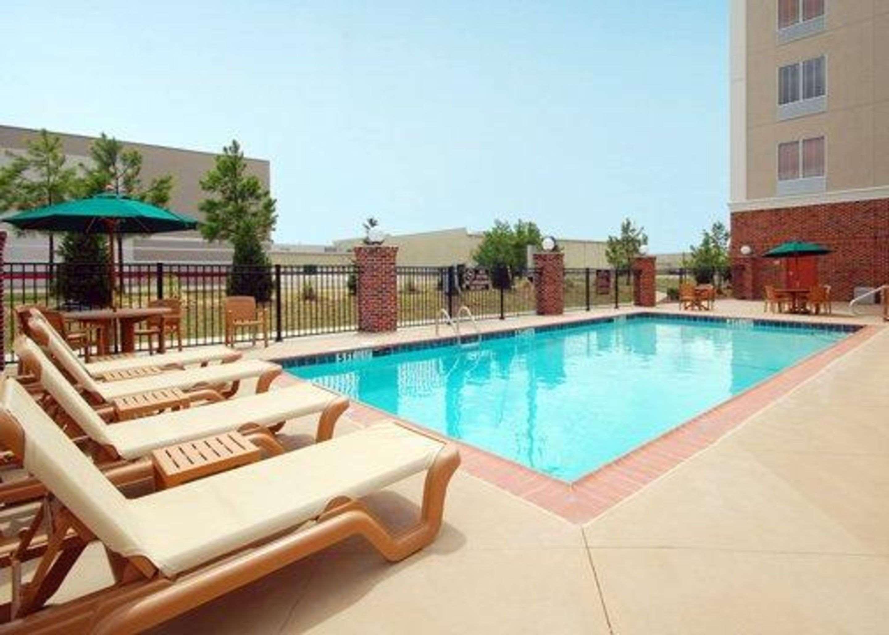 Comfort Suites Airport — photo 4