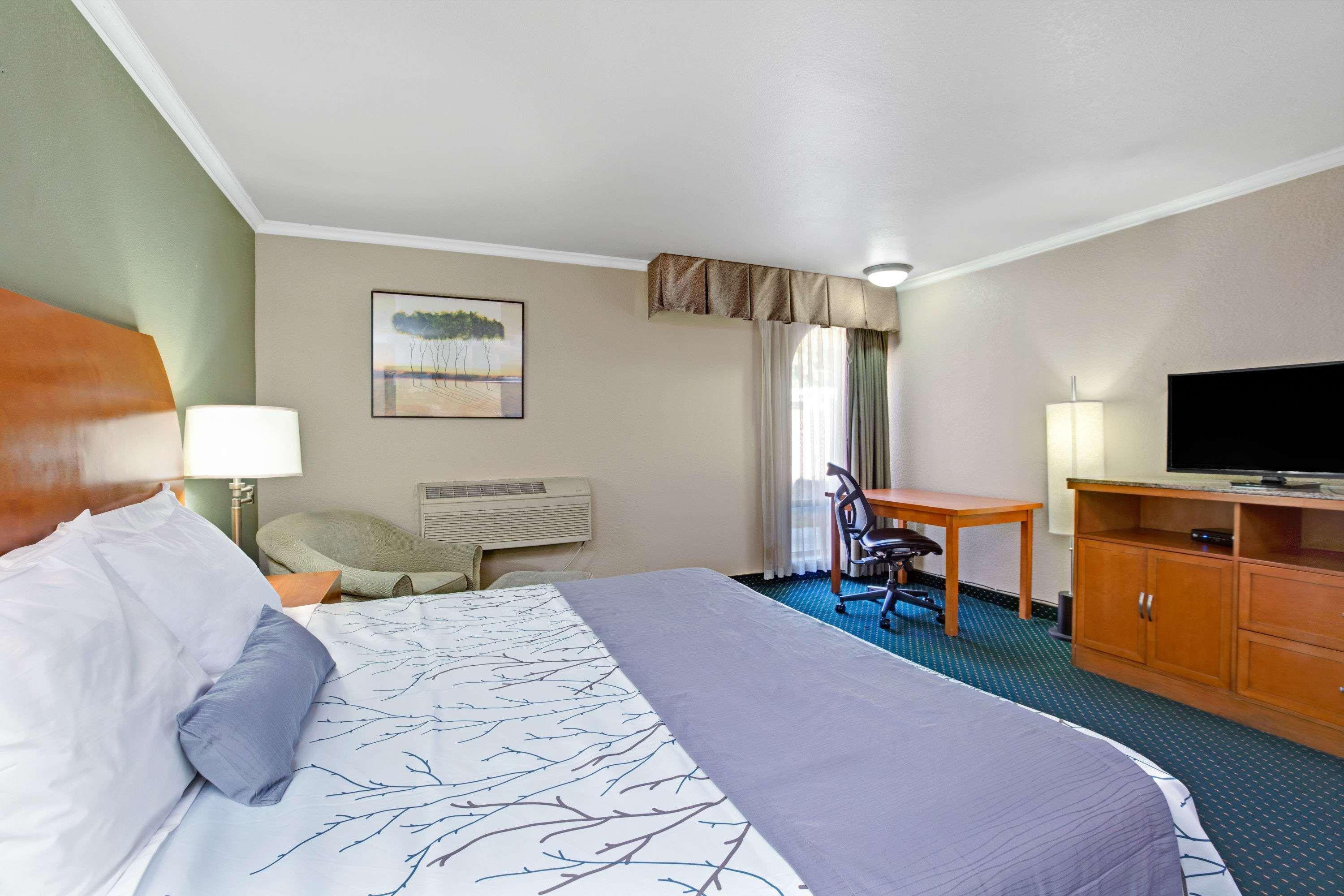 Days Inn by Wyndham San Jose Convention Center — photo 4