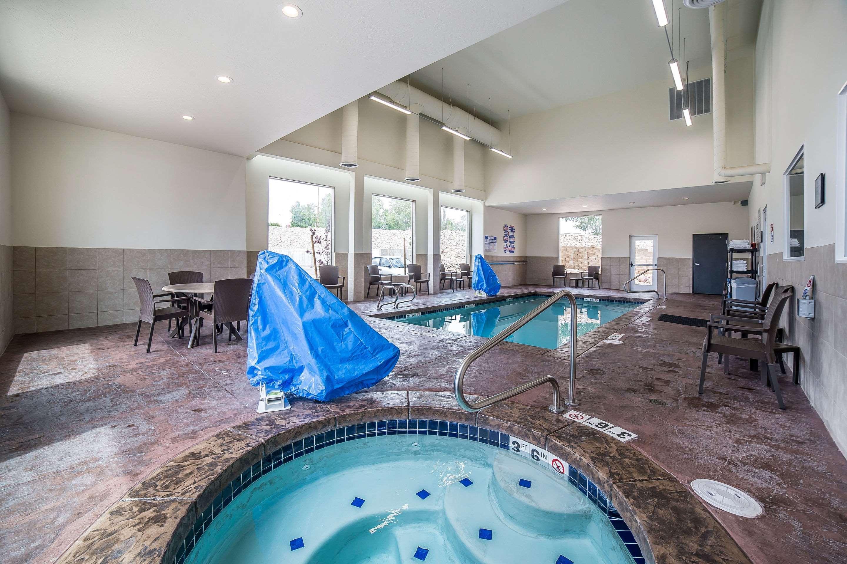 Comfort Inn & Suites — photo 5