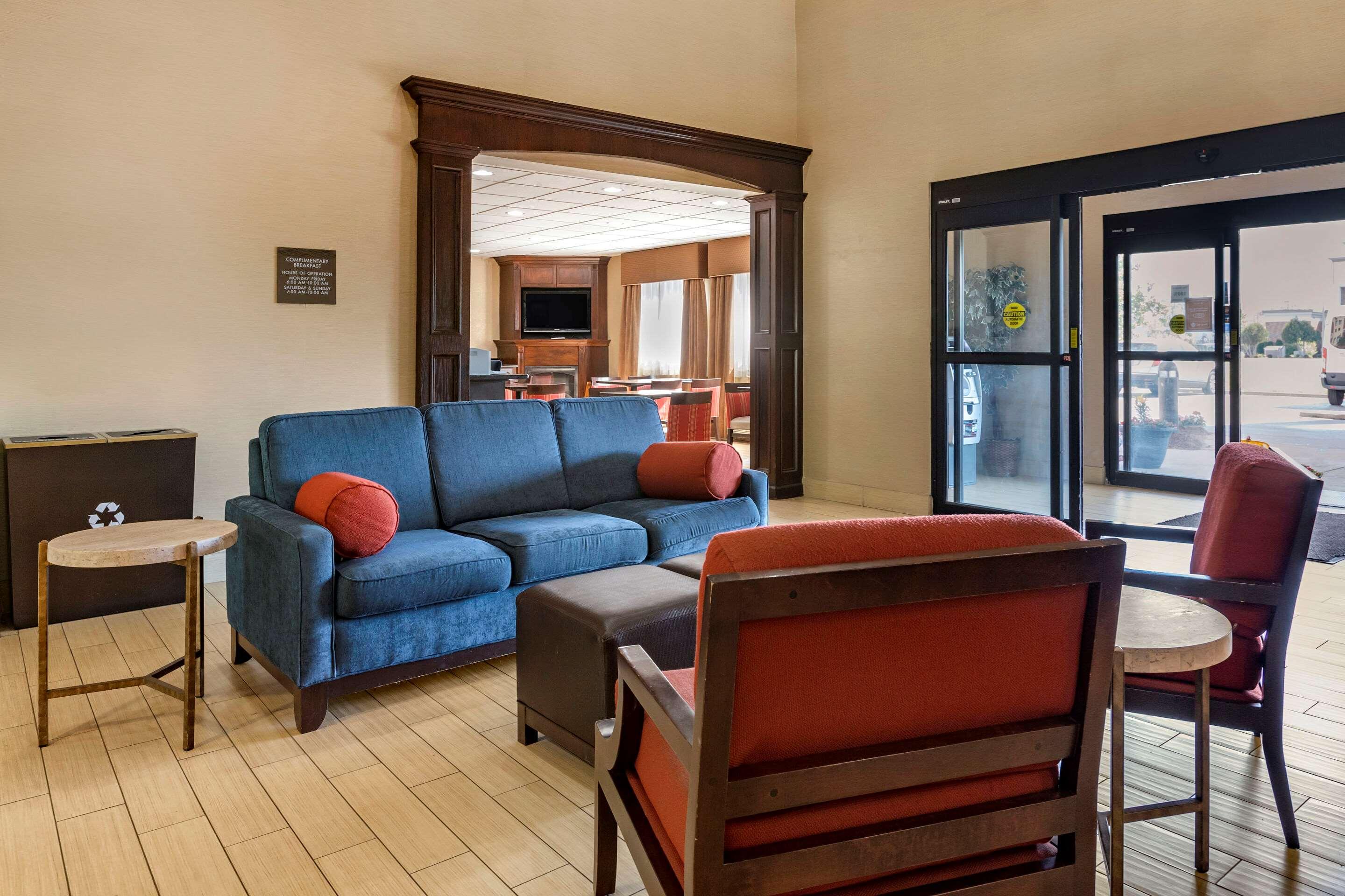 Comfort Inn Warren — photo 4