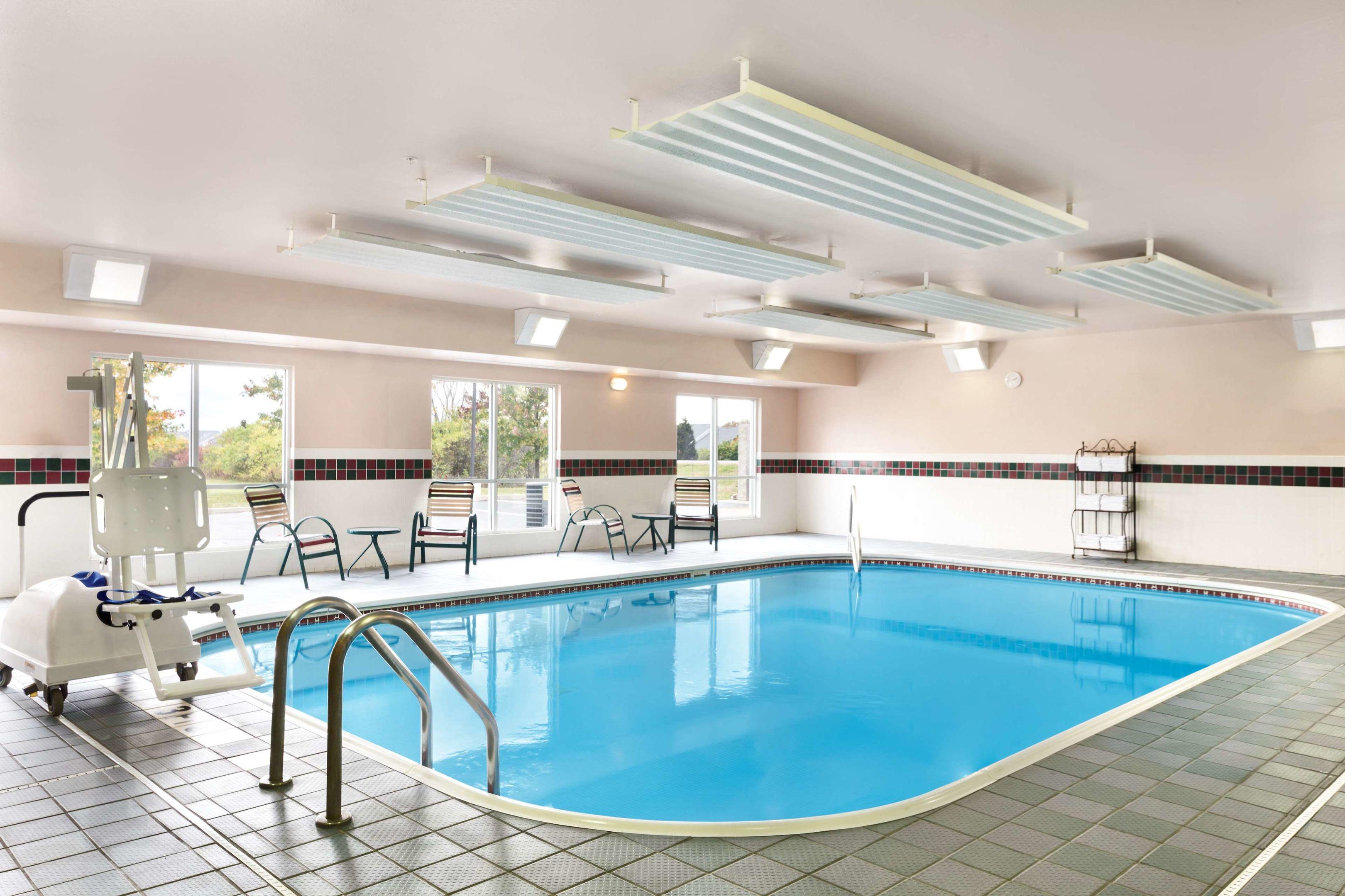 Country Inn & Suites by Radisson, Marion, OH — photo 3