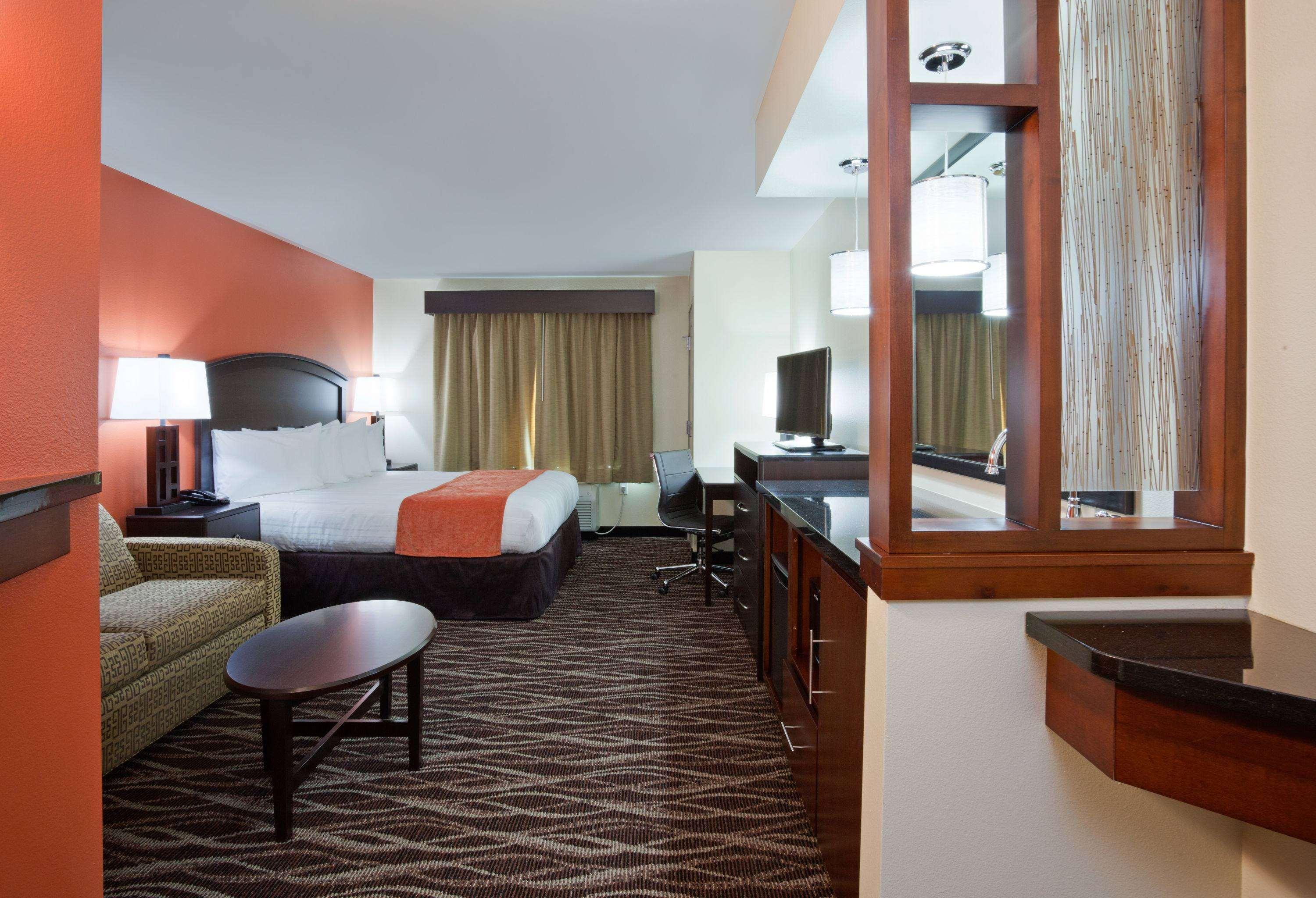 AmericInn Hotel & Suites Waupun — photo 4