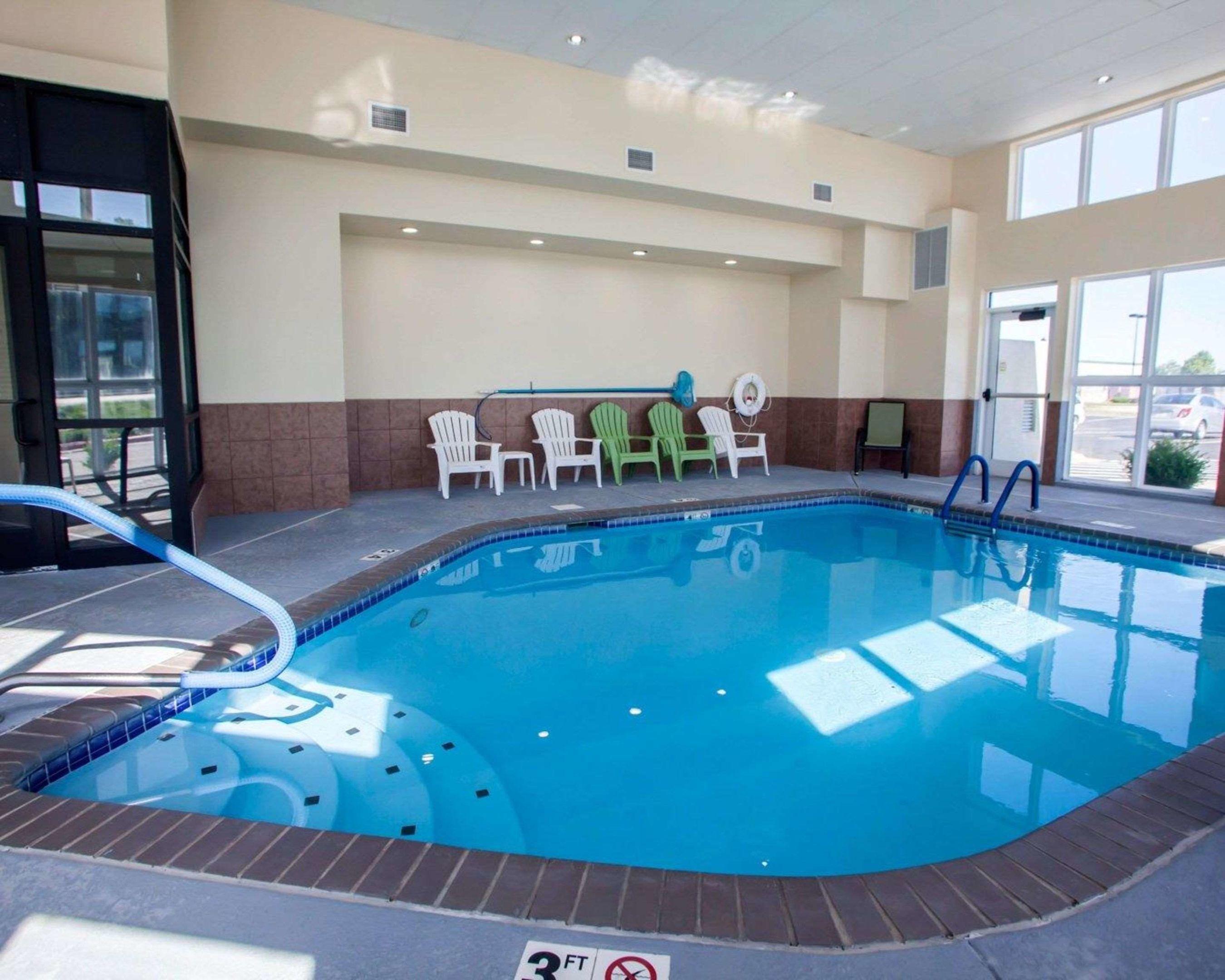 Comfort Inn & Suites Harrisonville — photo 4