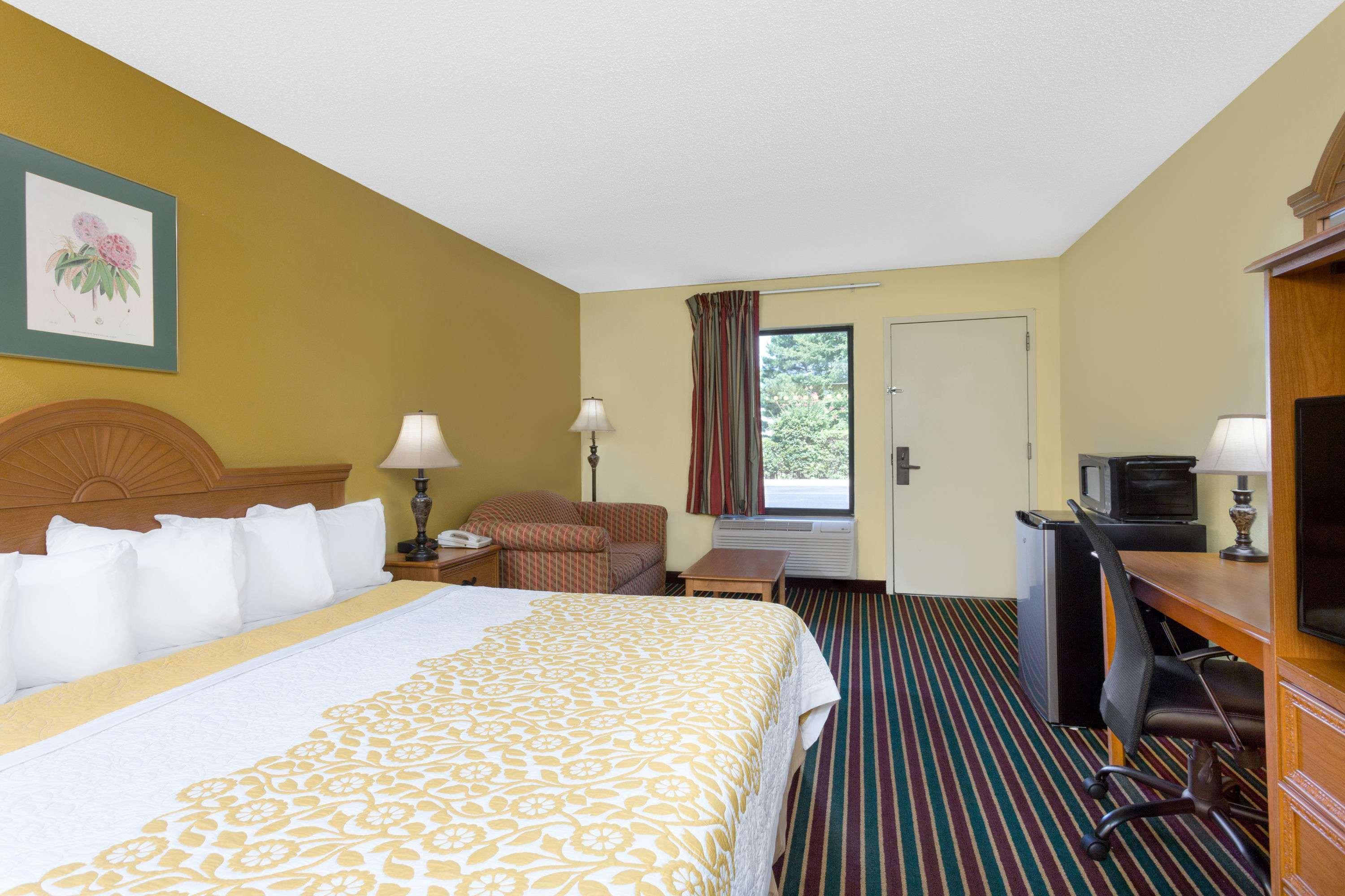 Days Inn Biscoe — photo 4