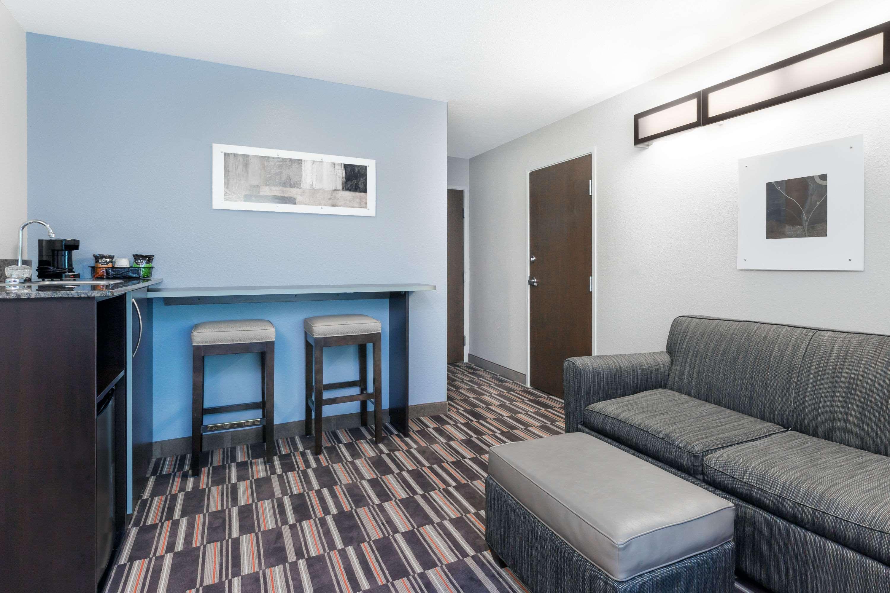 Microtel Inn & Suites by Wyndham Hoover/Birmingham — photo 3