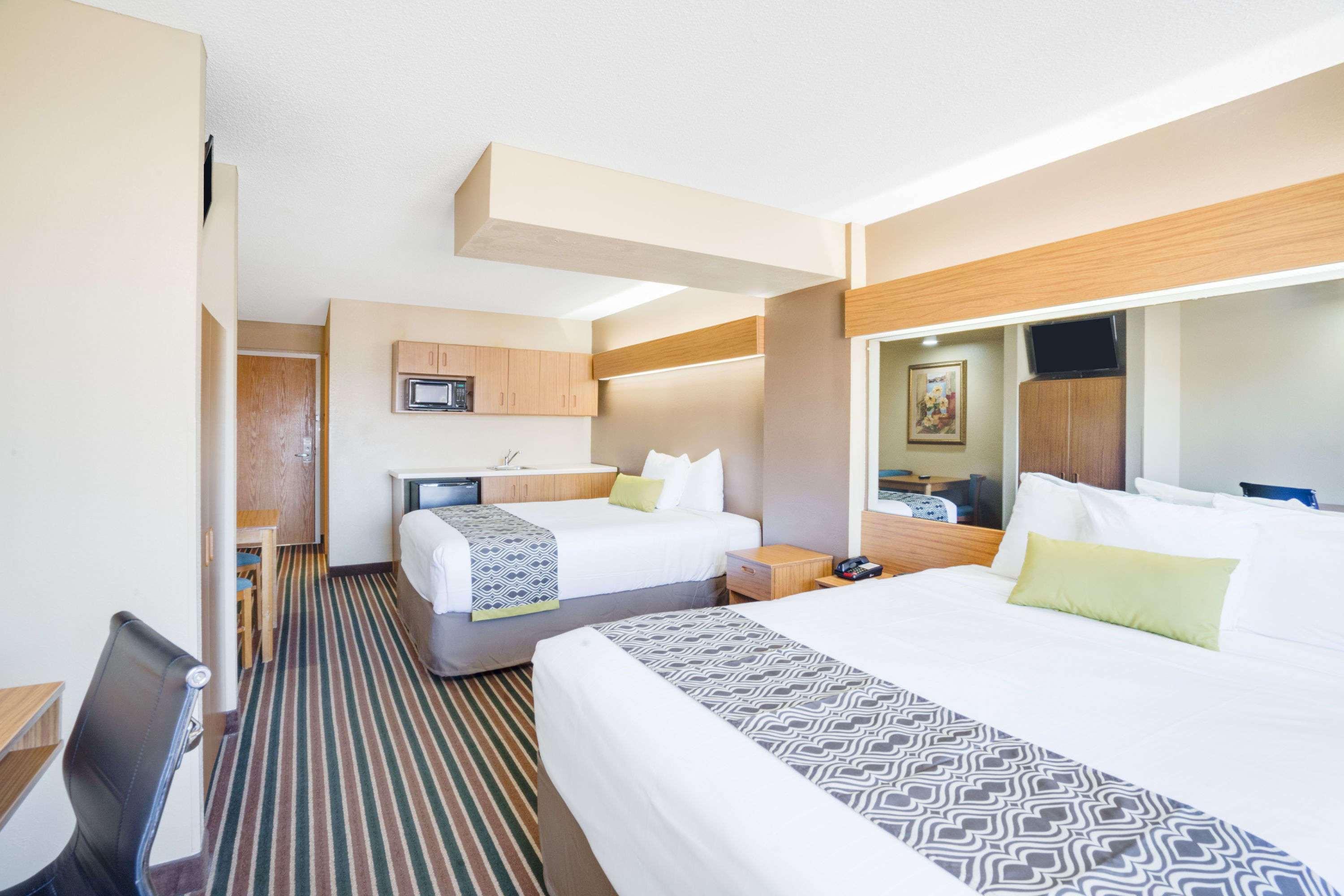 Microtel Inn & Suites by Wyndham Pigeon Forge — photo 4