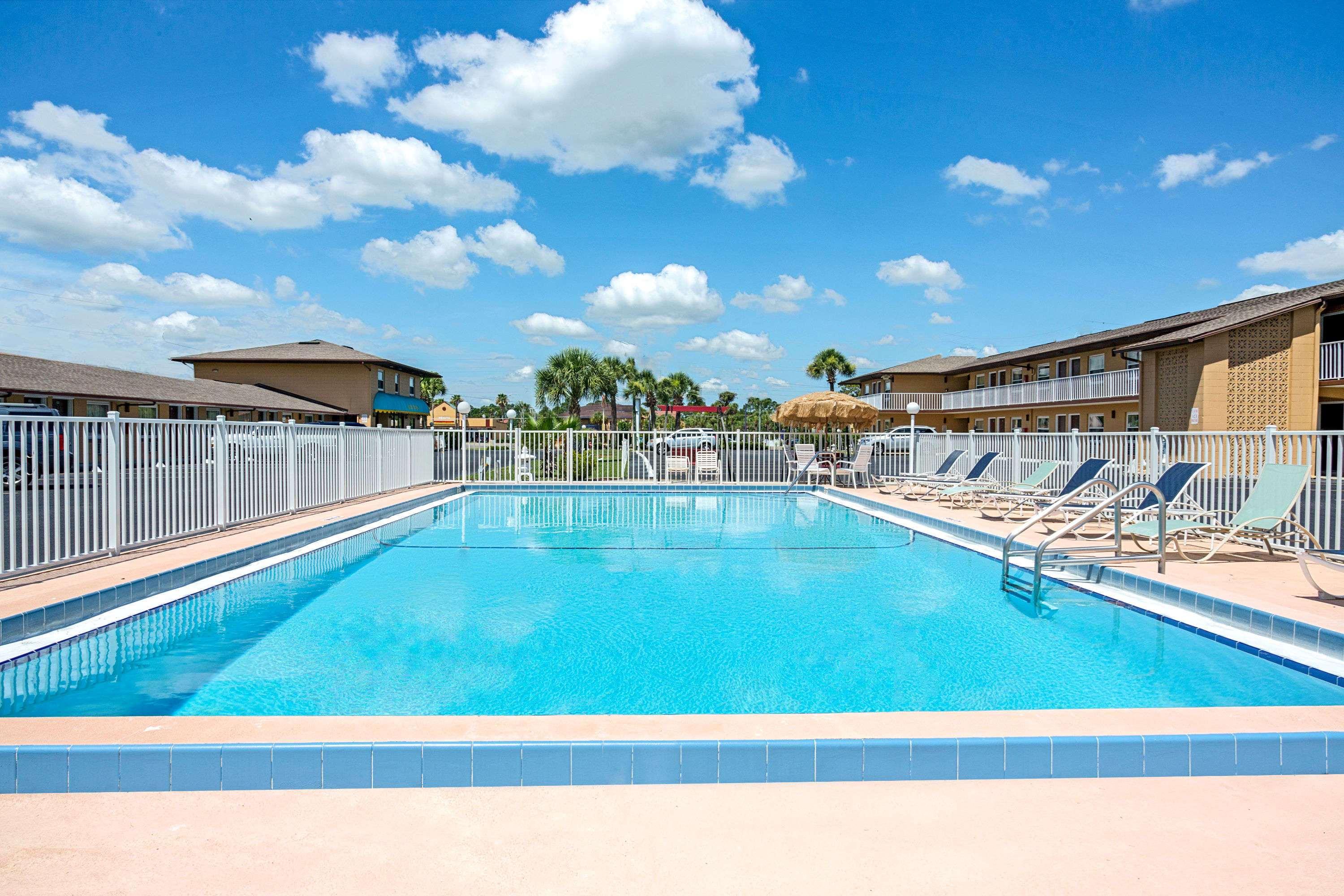 Knights Inn Kissimmee — photo 4