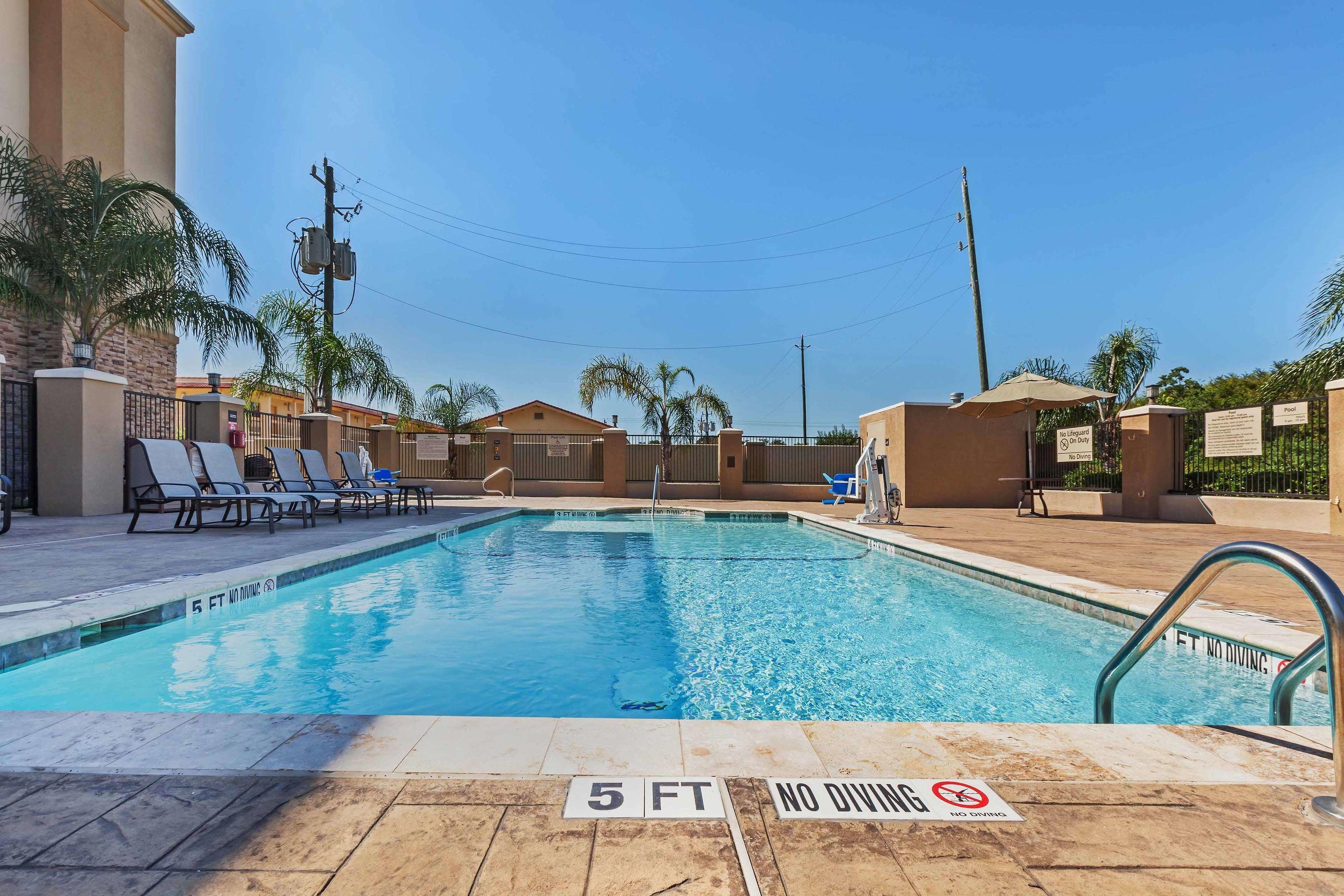 Hampton Inn & Suites Lake Jackson-Clute — photo 4
