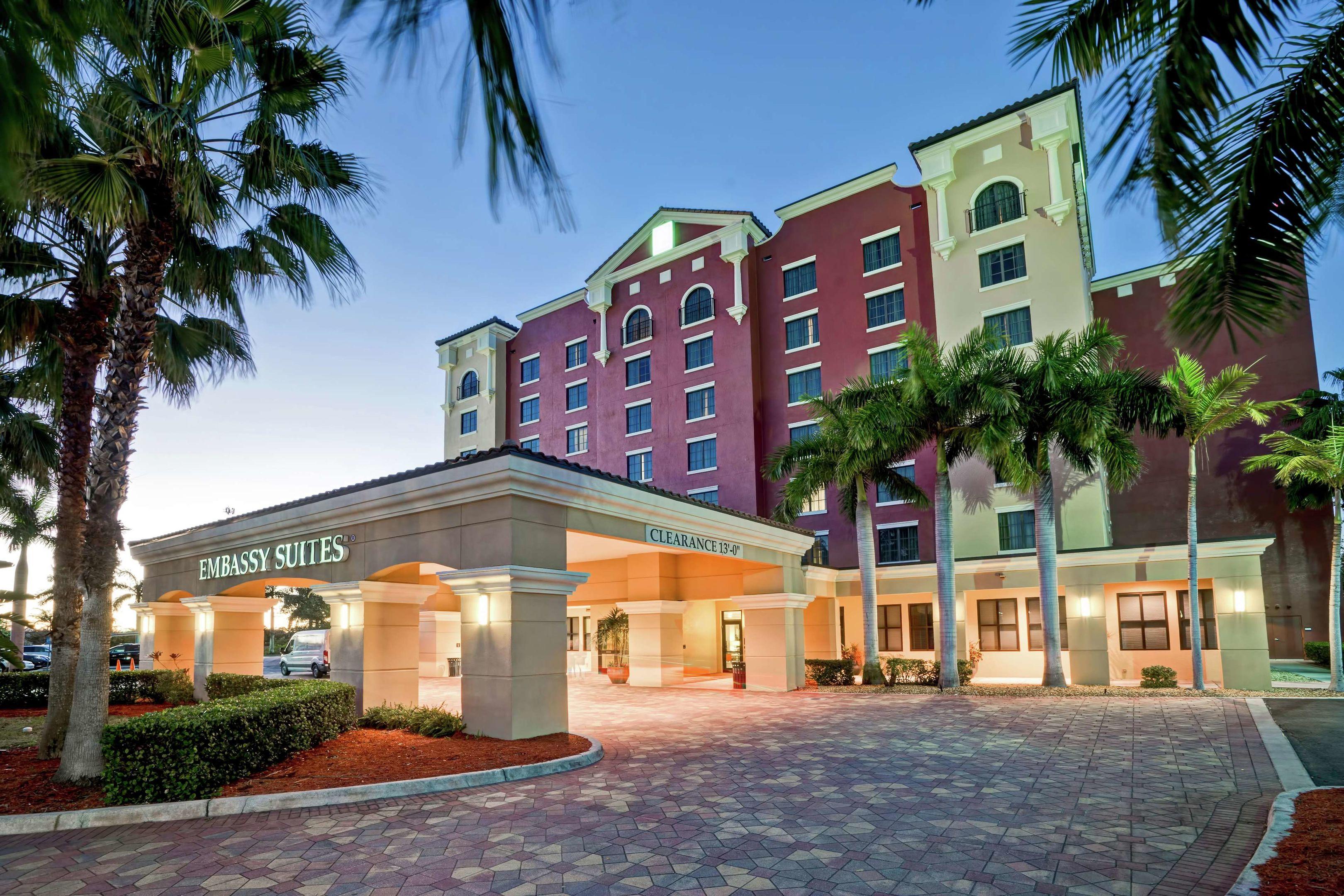 Embassy Suites by Hilton Fort Myers Estero — photo 4