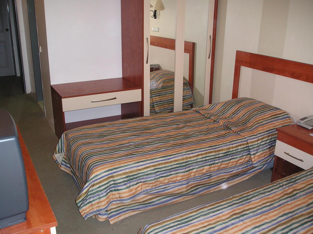 Golden Moon Hotel — photo 4