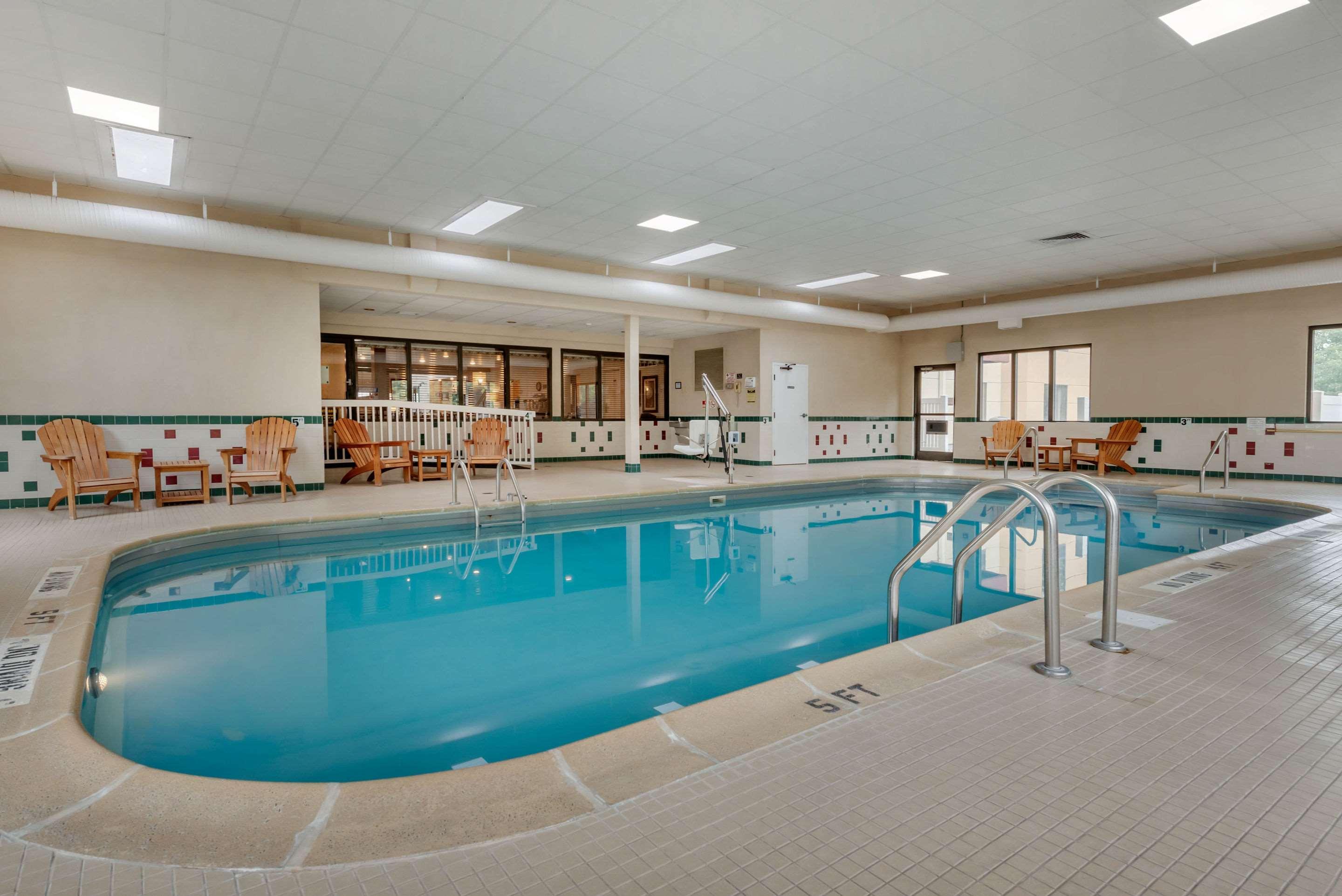 Comfort Suites Springfield — photo 4