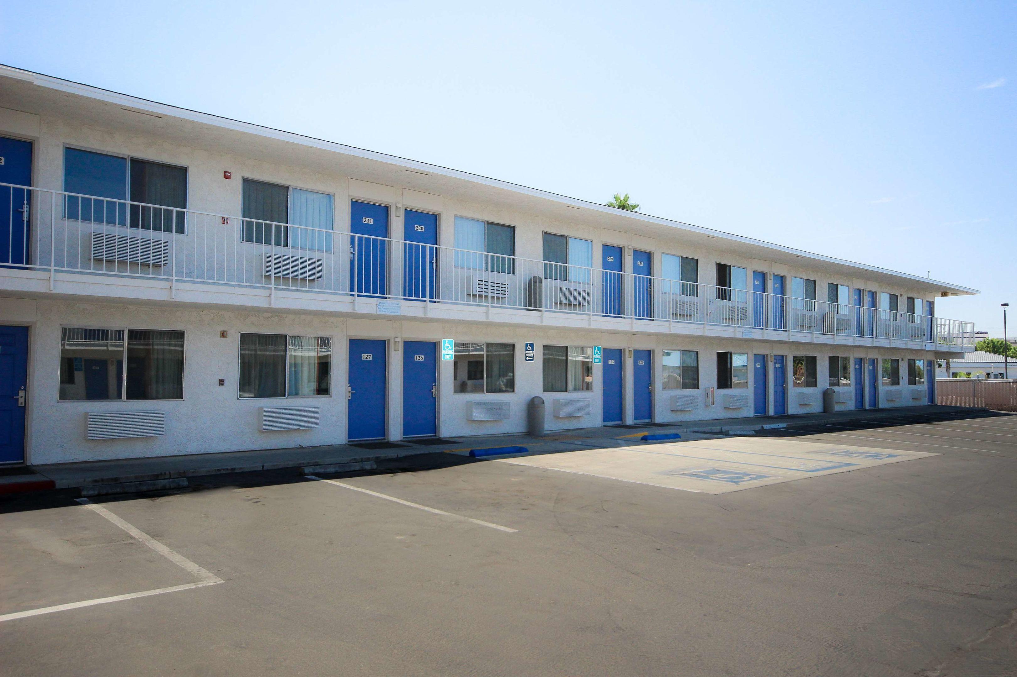 Motel 6 Tulare — photo 4