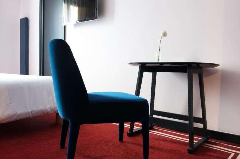 L'Hotel — photo 5