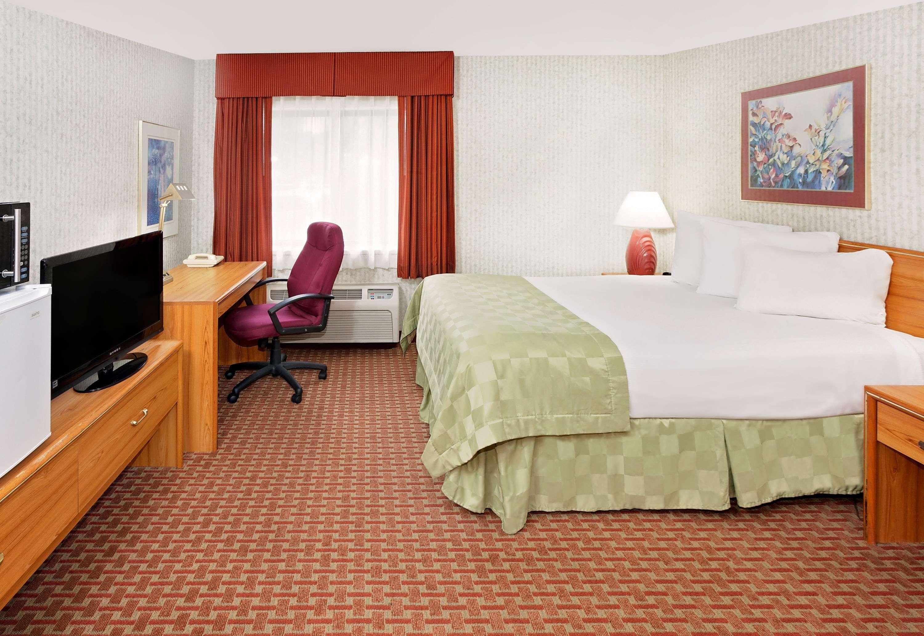 Baymont Inn and Suites St. Joseph/Stevensville — photo 4
