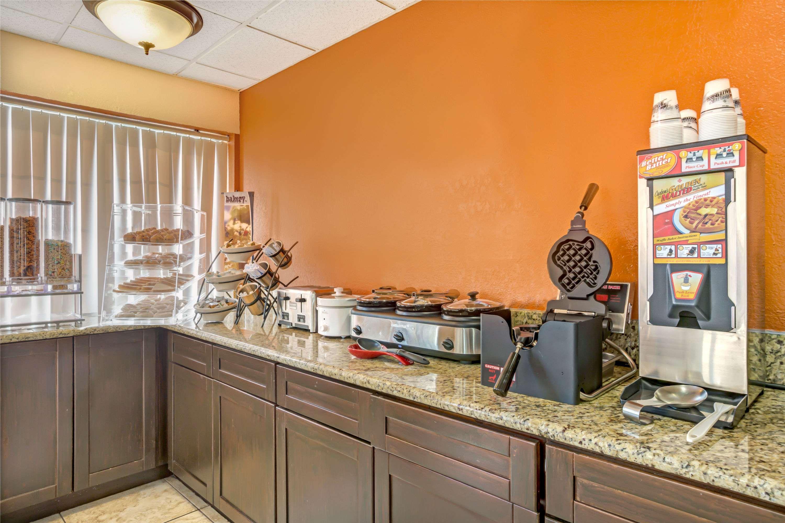 Microtel Inn & Suites by Wyndham Houston — photo 4