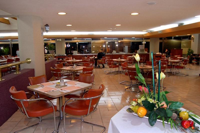 Real Plaza — photo 4