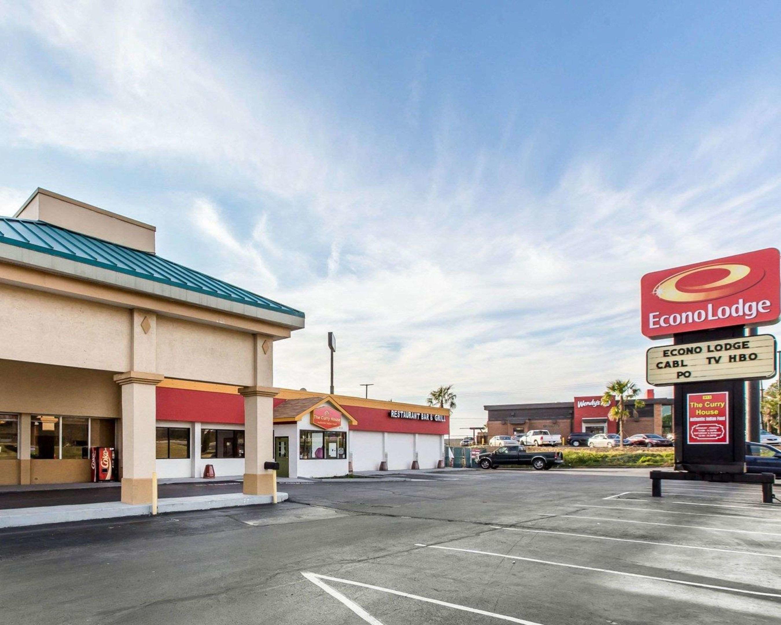 Econo Lodge Calhoun — photo 4