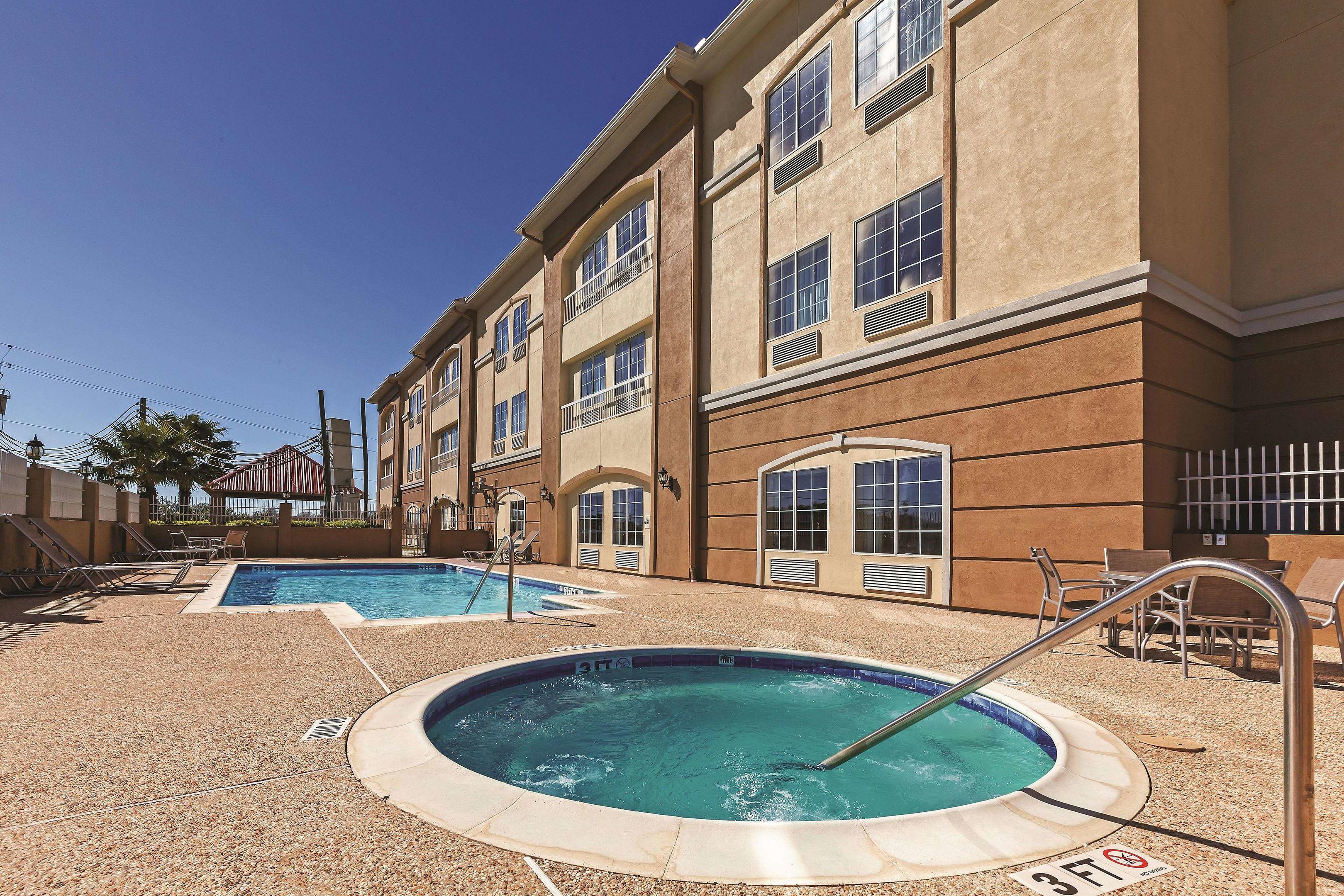 La Quinta Inn & Suites Angleton — photo 4