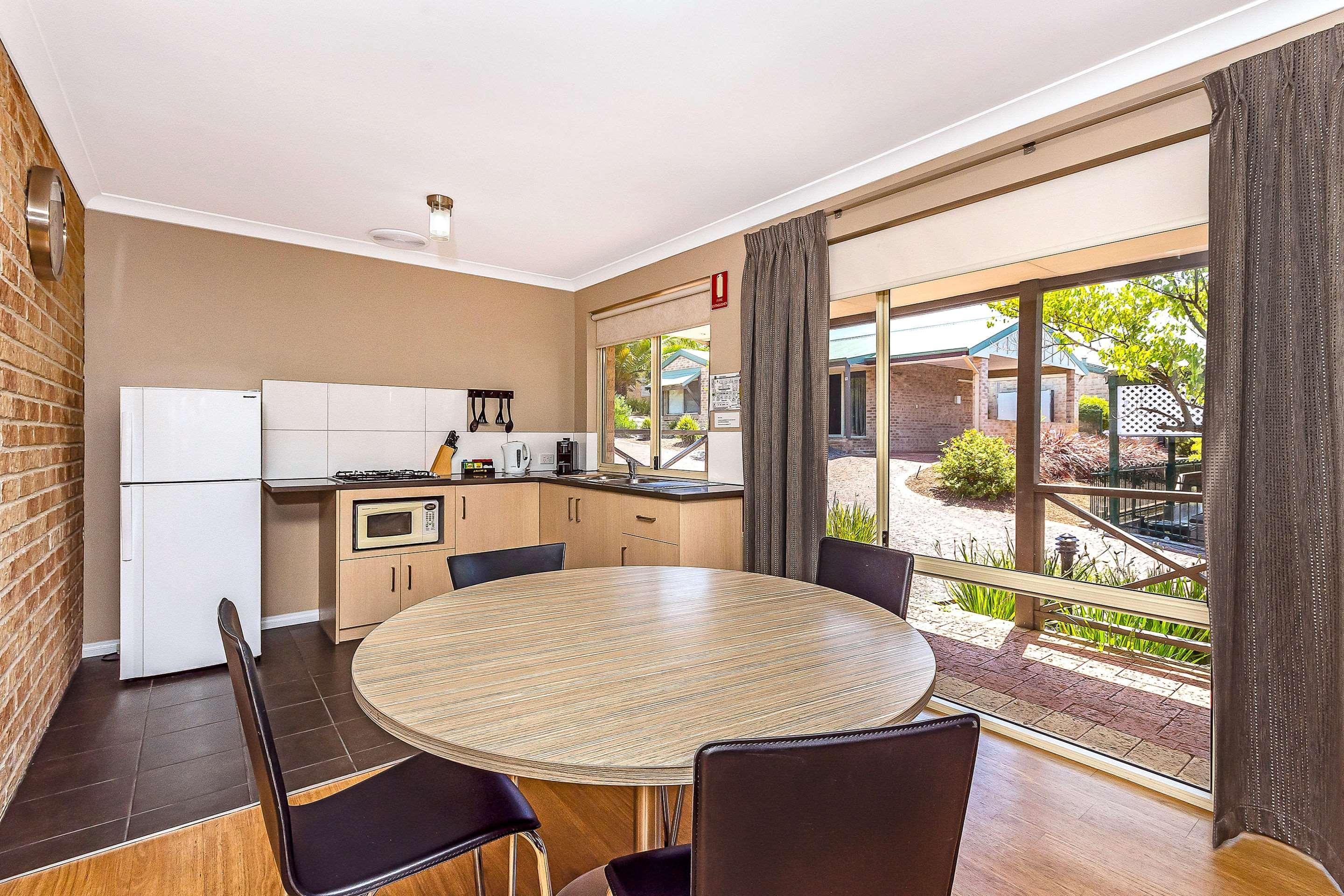 Quality Apartments Banksia Gardens. — photo 4