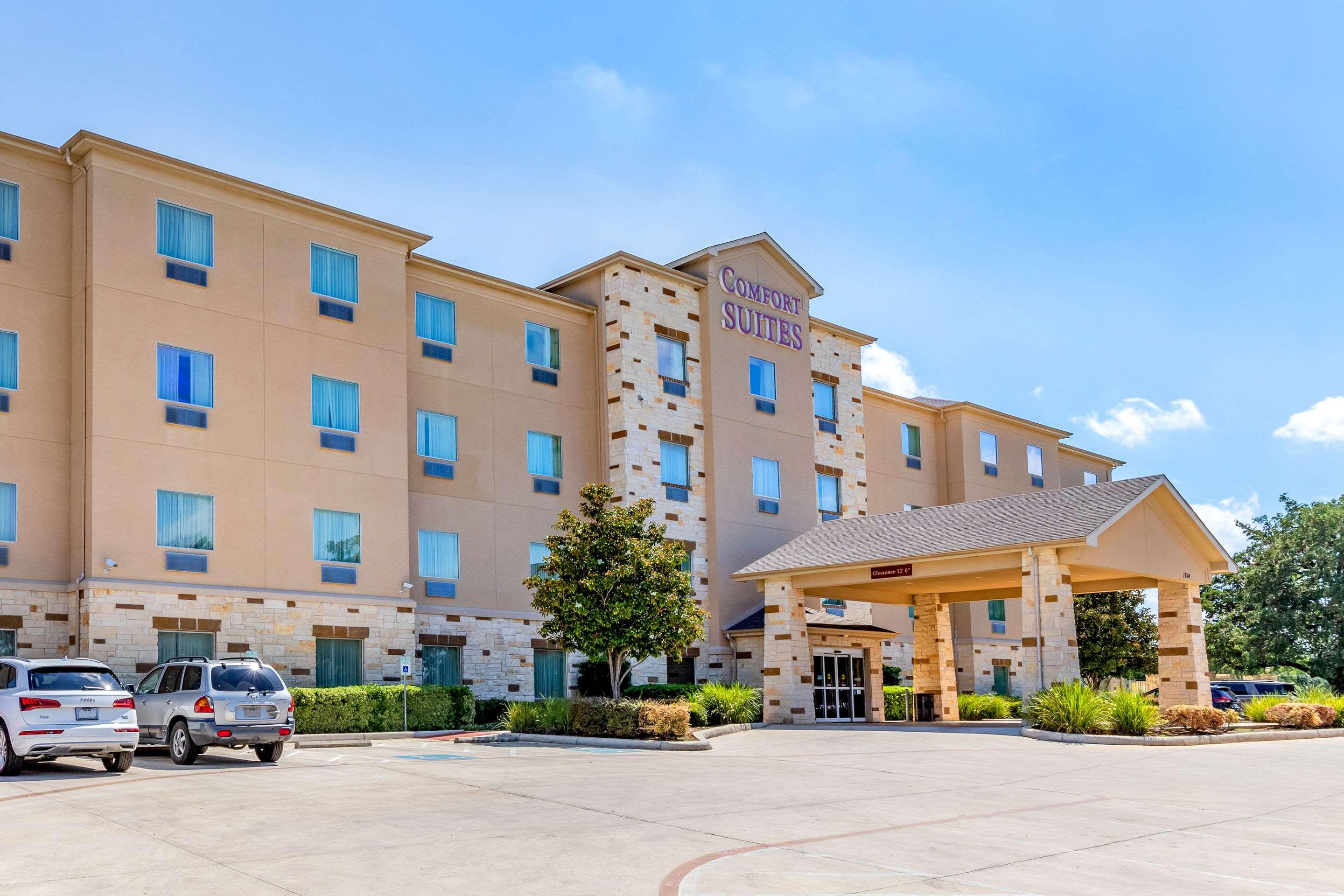 Comfort Suites Stone Oak — photo 3