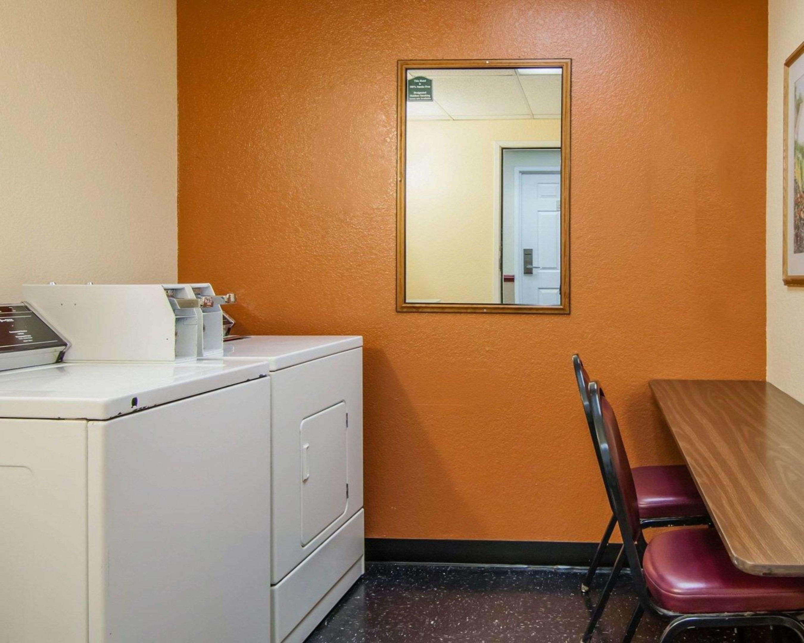 Quality Inn & Suites Airport — photo 4