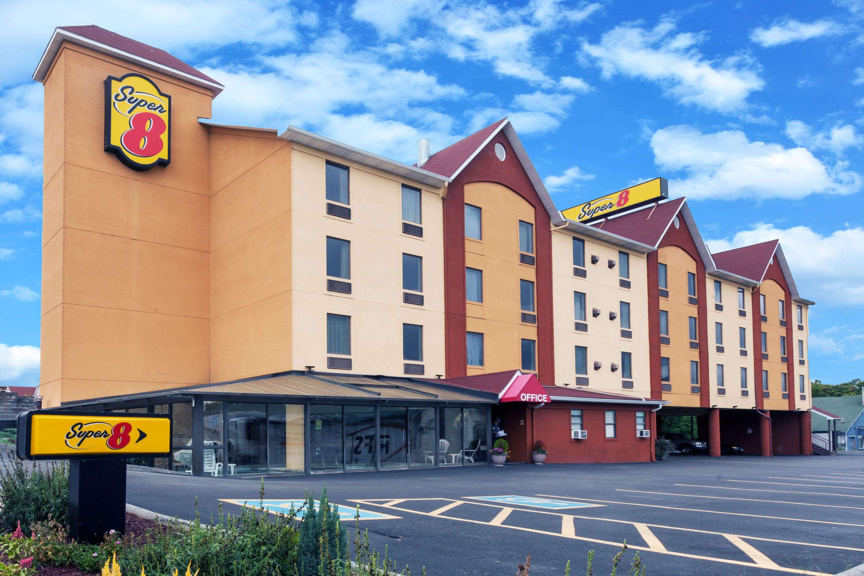 Super 8 by Wyndham Pigeon Forge near the Convention Center — photo 5