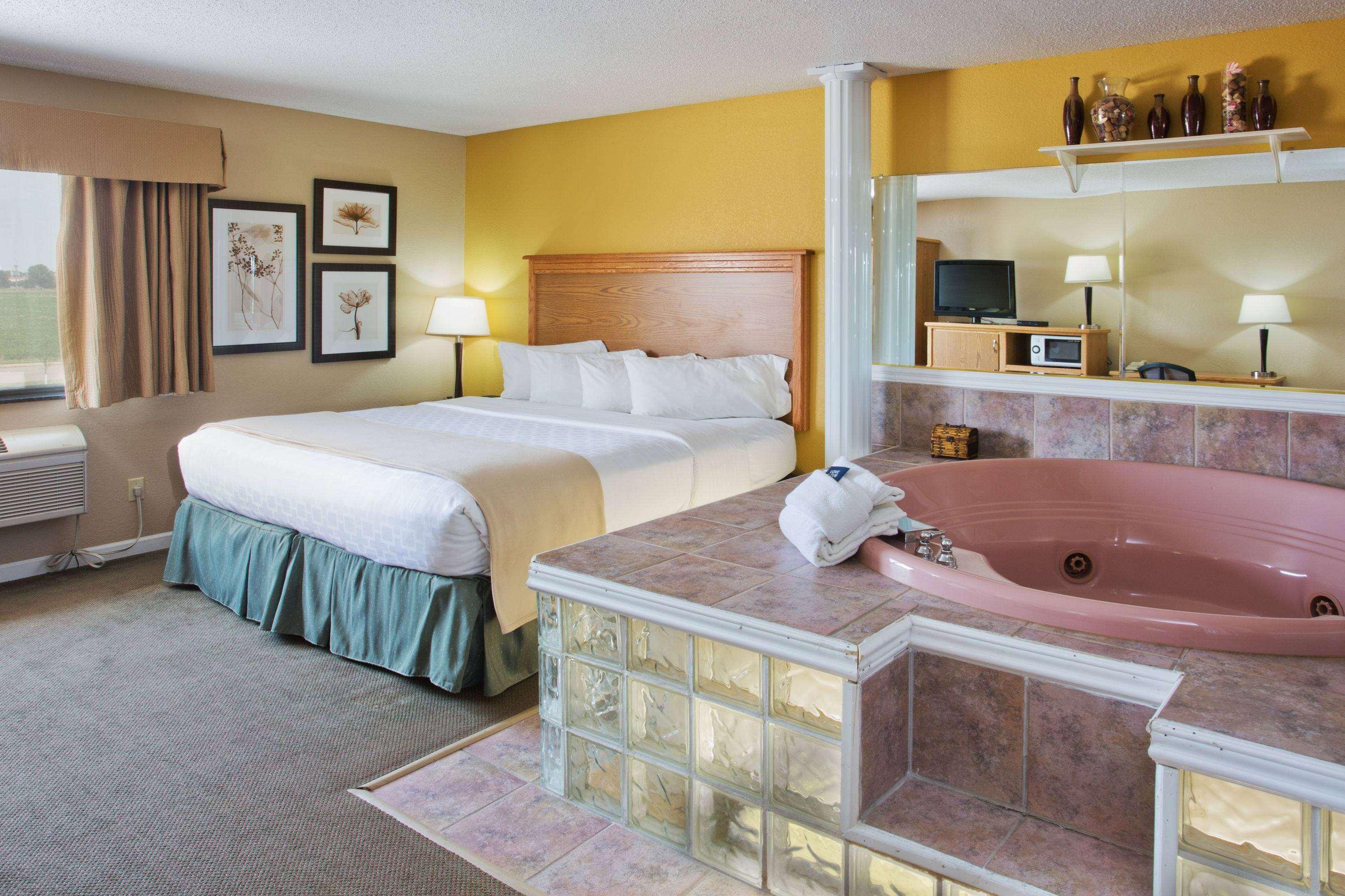AmericInn Lodge & Suites Aberdeen-Event Center — photo 3