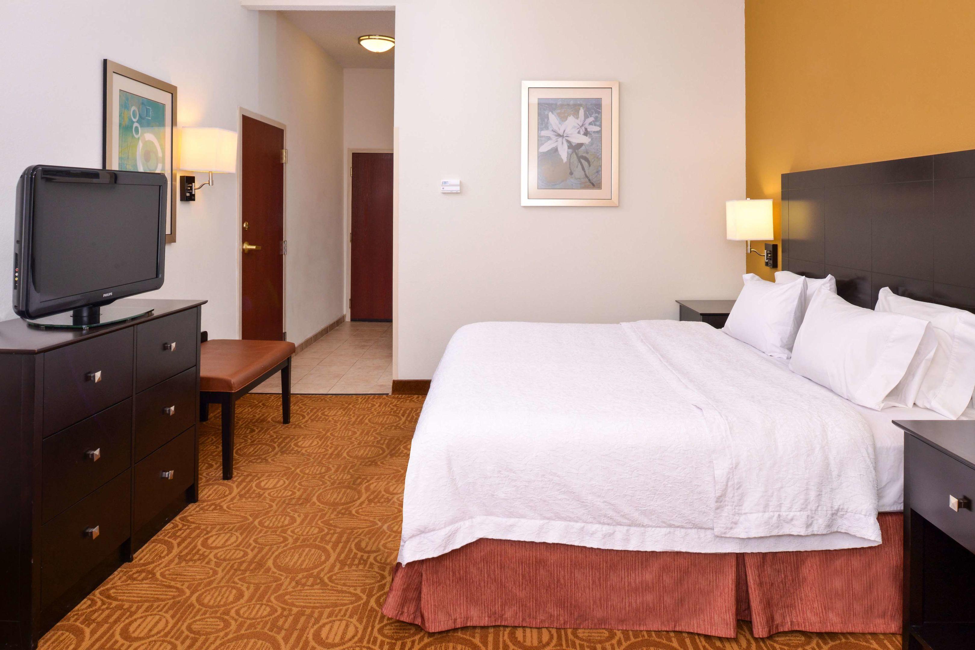 Hampton Inn & Suites North Toledo — photo 4