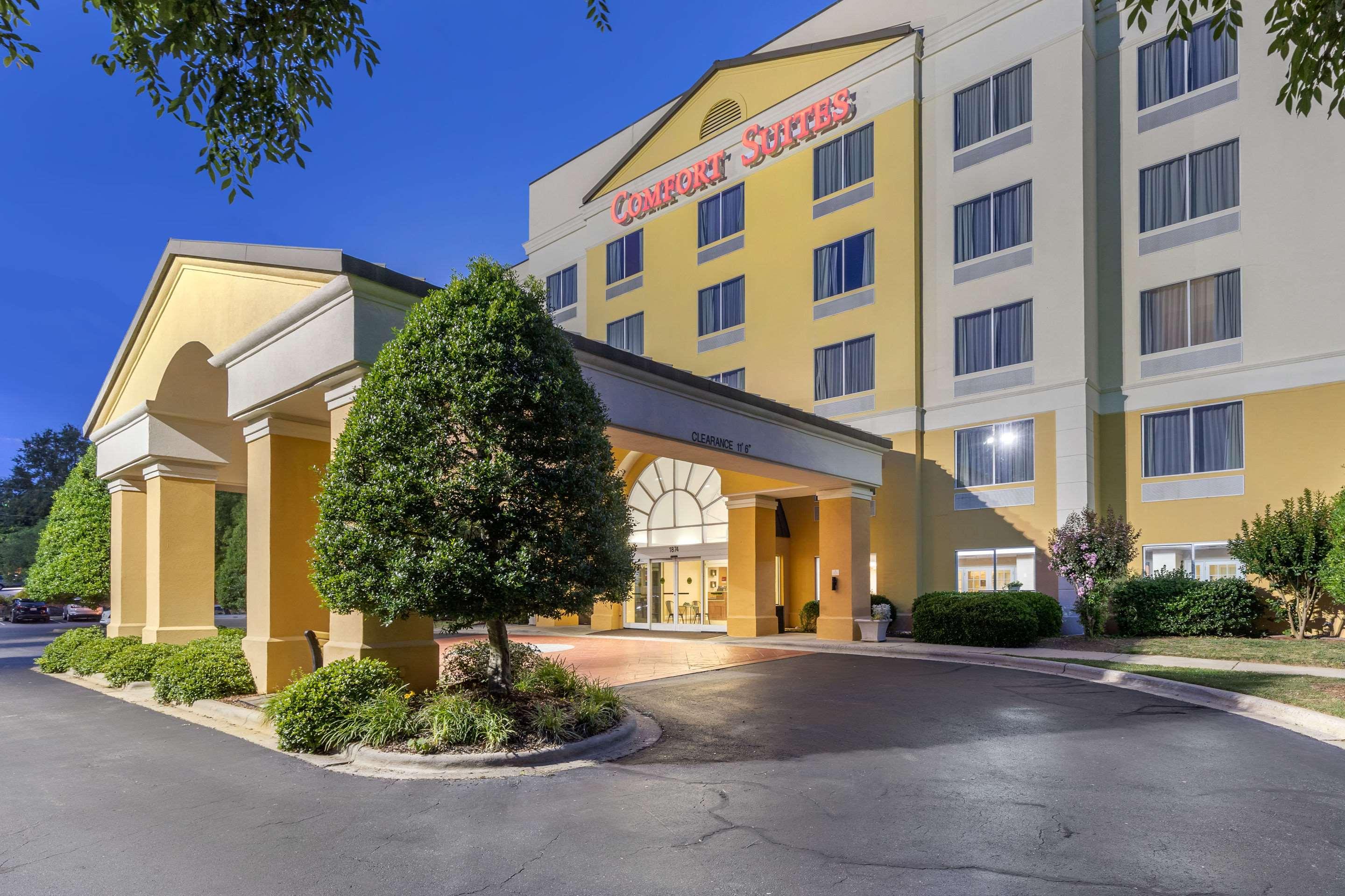 Comfort Suites — photo 4