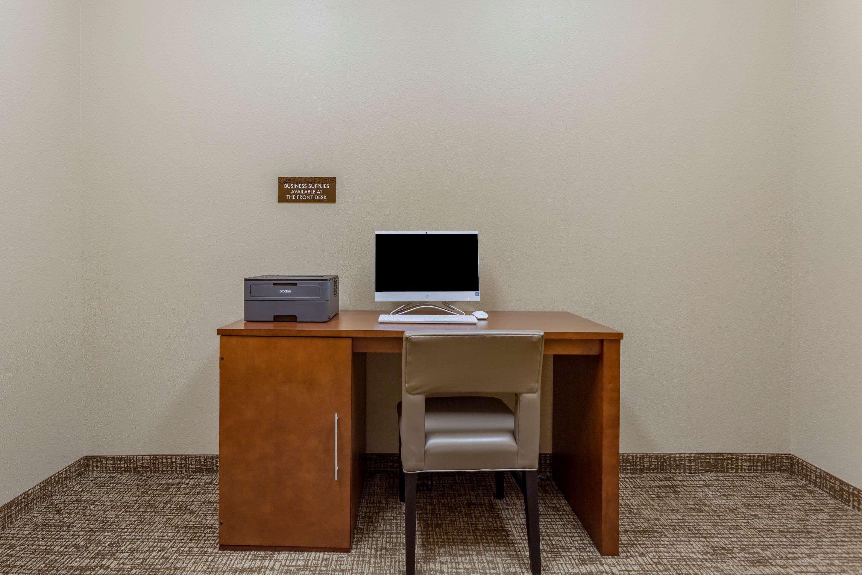 Comfort Inn & Suites — photo 5