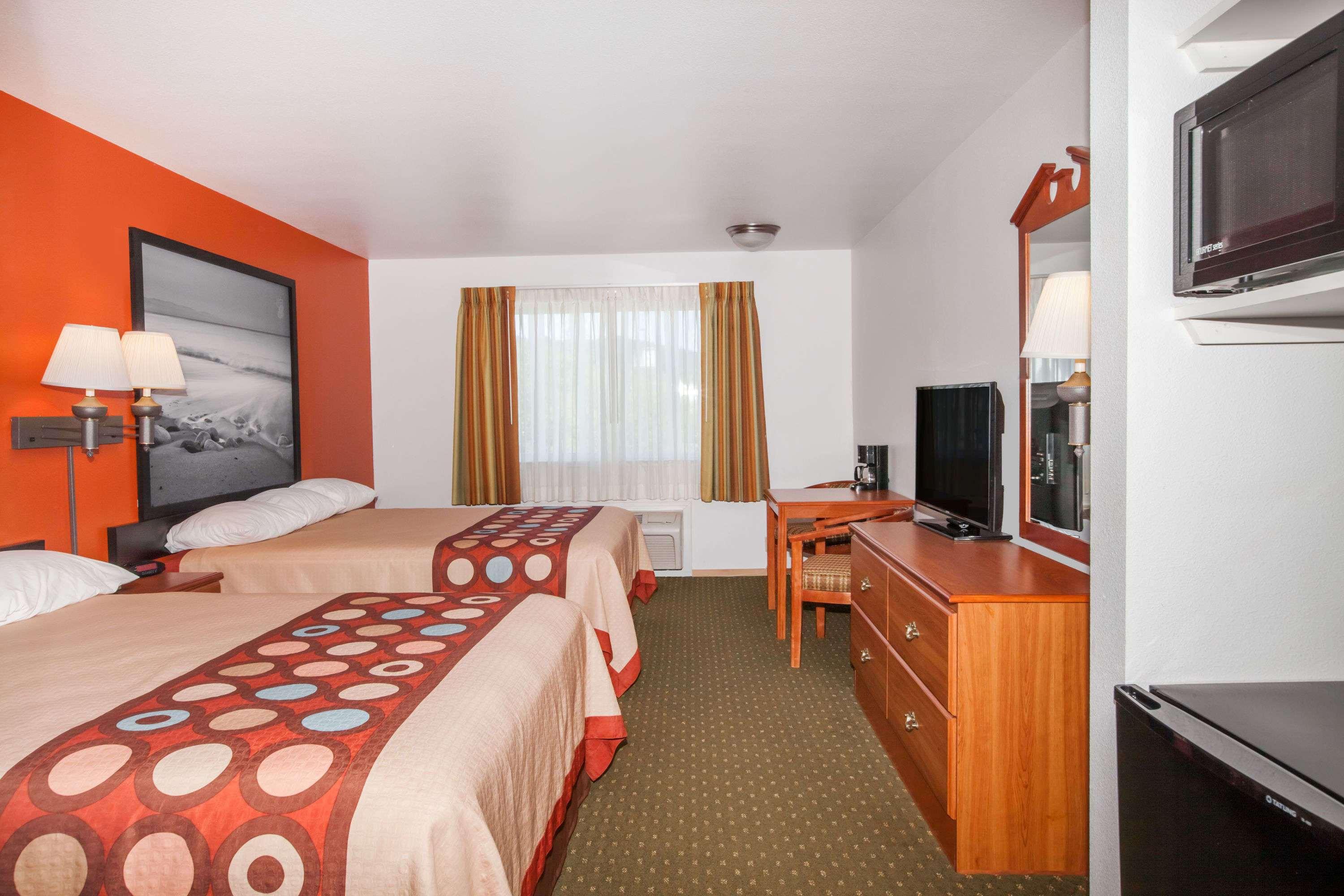 Super 8 by Wyndham Cloverdale — photo 5