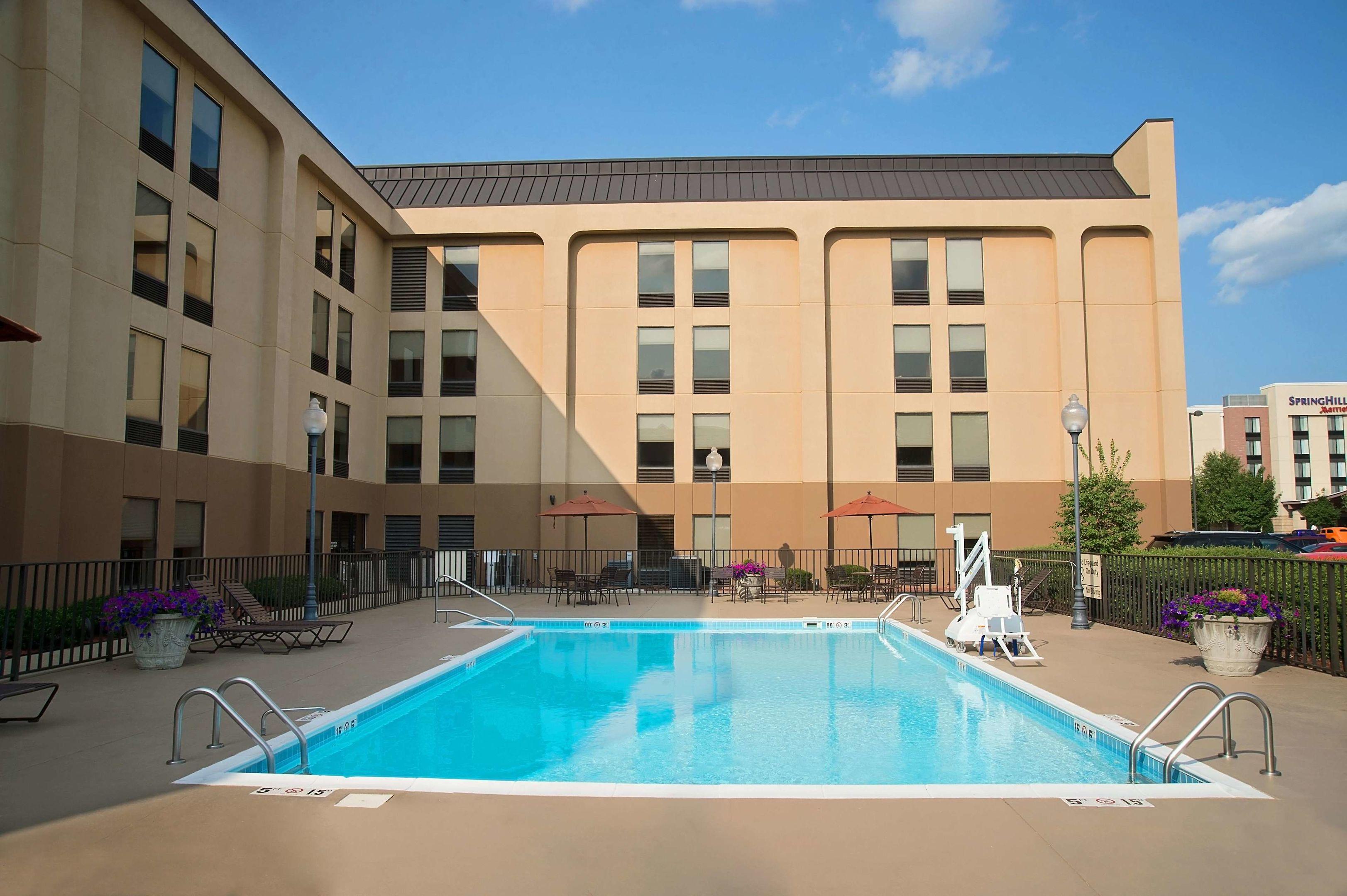 Hampton Inn Louisville Airport — photo 4