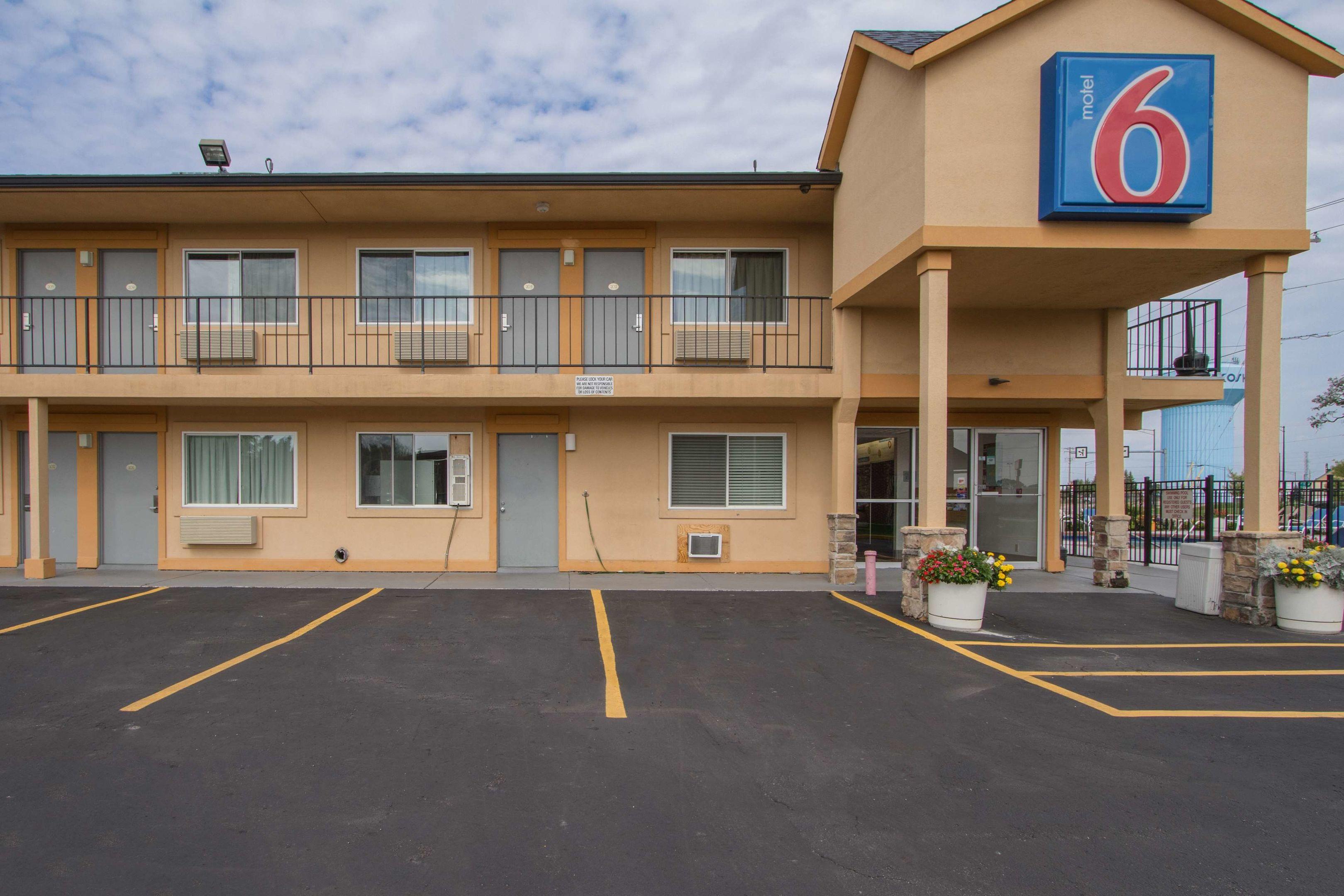Motel 6 Oshkosh — photo 5